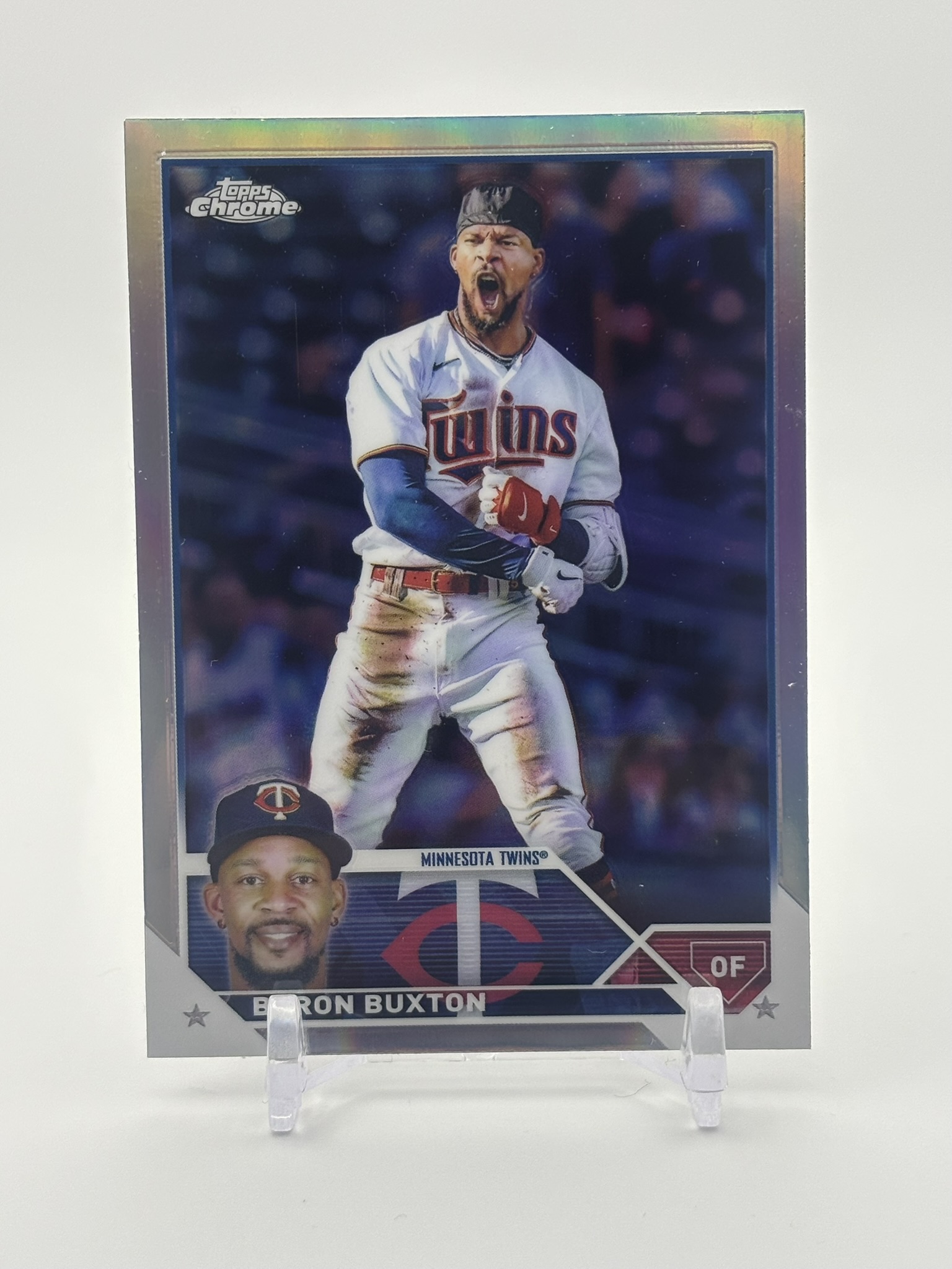 lot 501 image: 2023 Topps Chrome - Byron Buxton #28 Refractor Minnesota Twins