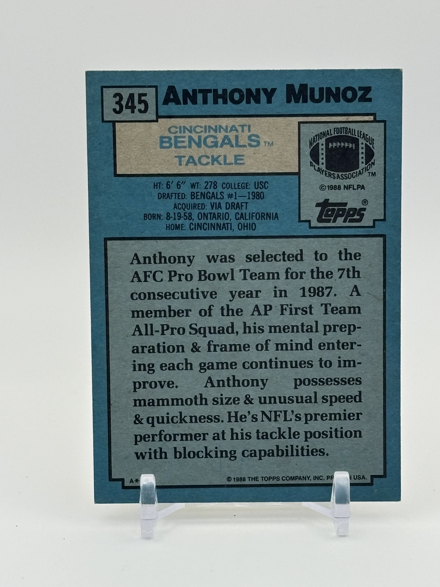 lot 572 image: 1988 Topps - Anthony Munoz NFL Legend