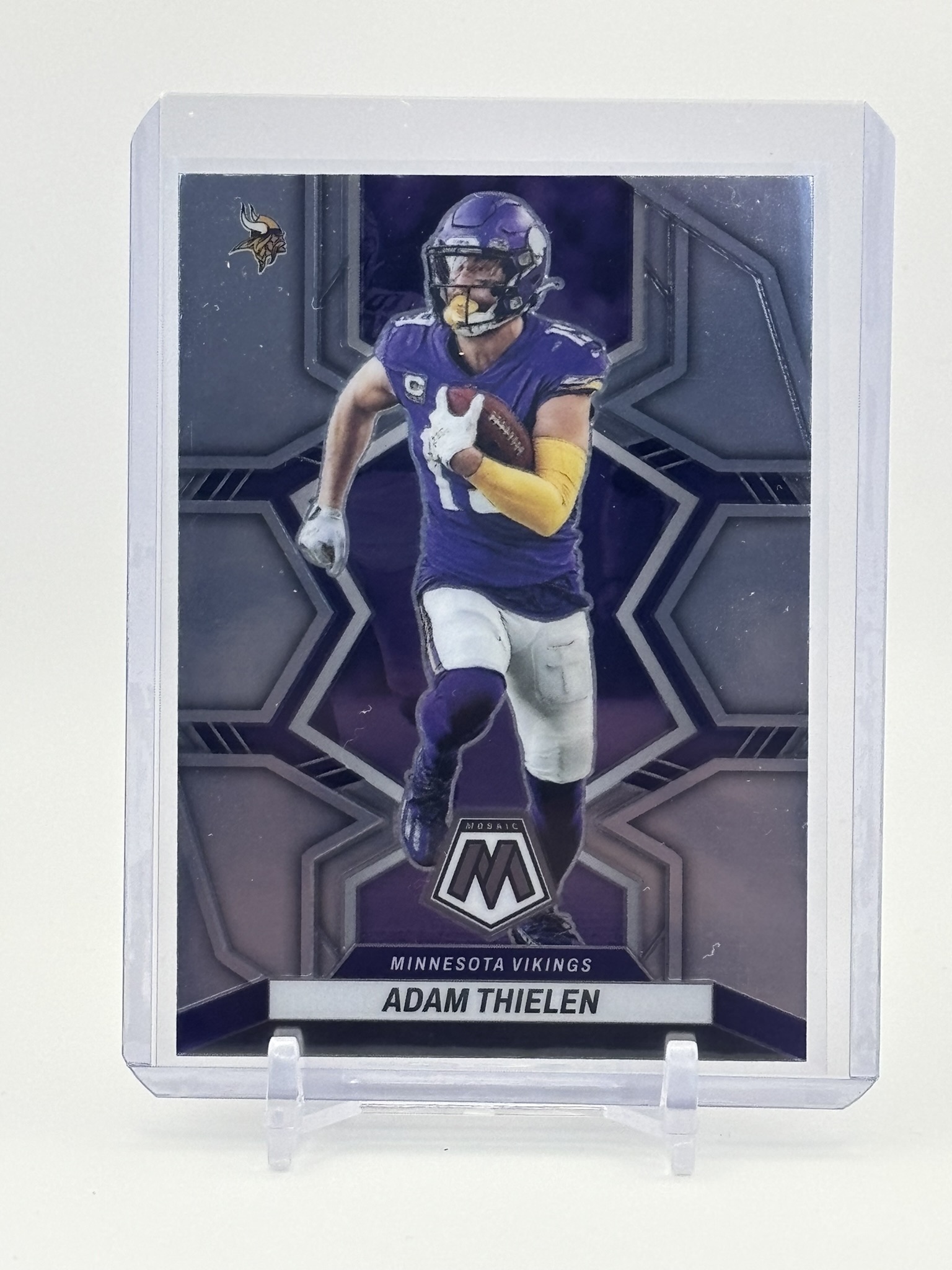 lot 577 image: 2022 Panini Mosaic - Adam Thielen Minnesota Vikings
