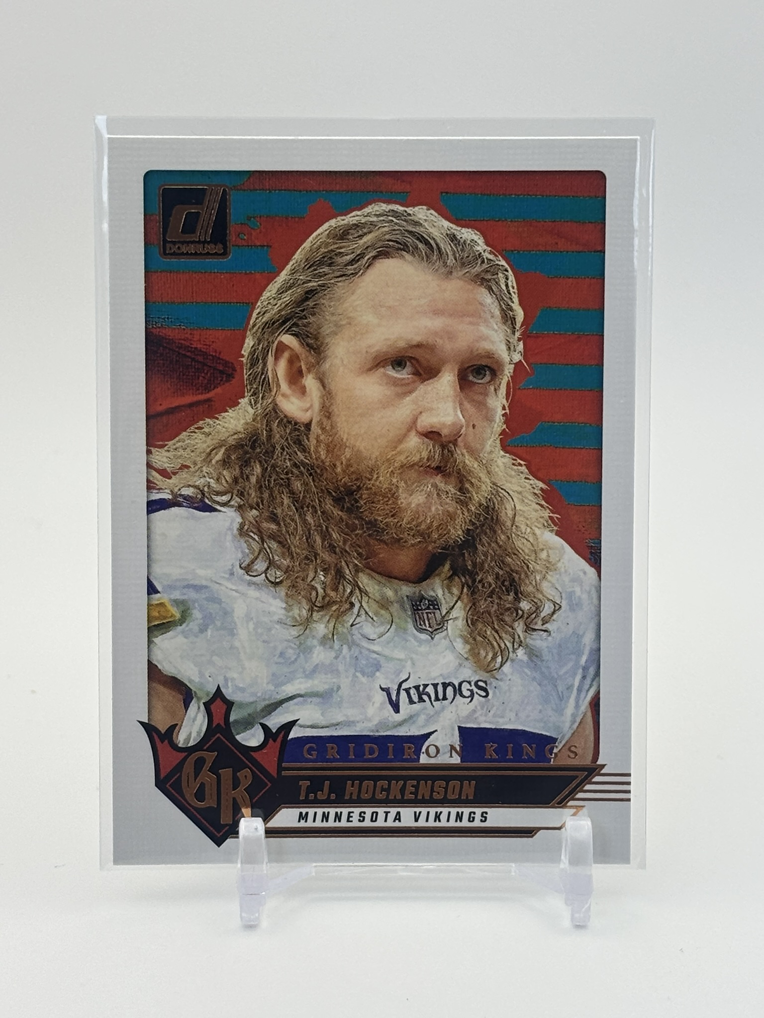 lot 664 image: 2024 Donruss Gridiron Kings T.J. Hockenson Minnesota Vikings