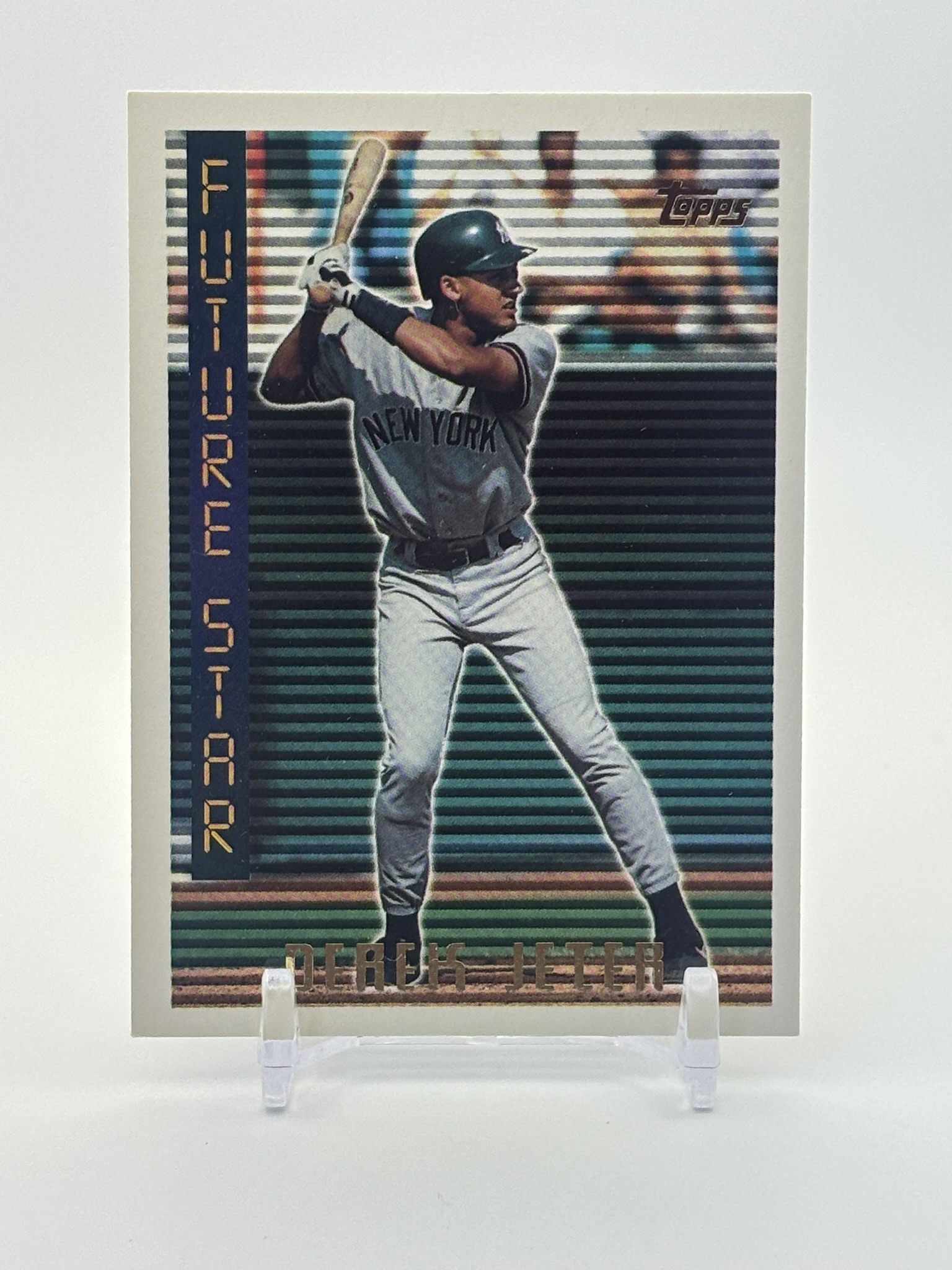 lot 693 image: 1995 Topps - Derek Jeter #199 Future Star New York Yankees Legend and MLB Hall of Fame