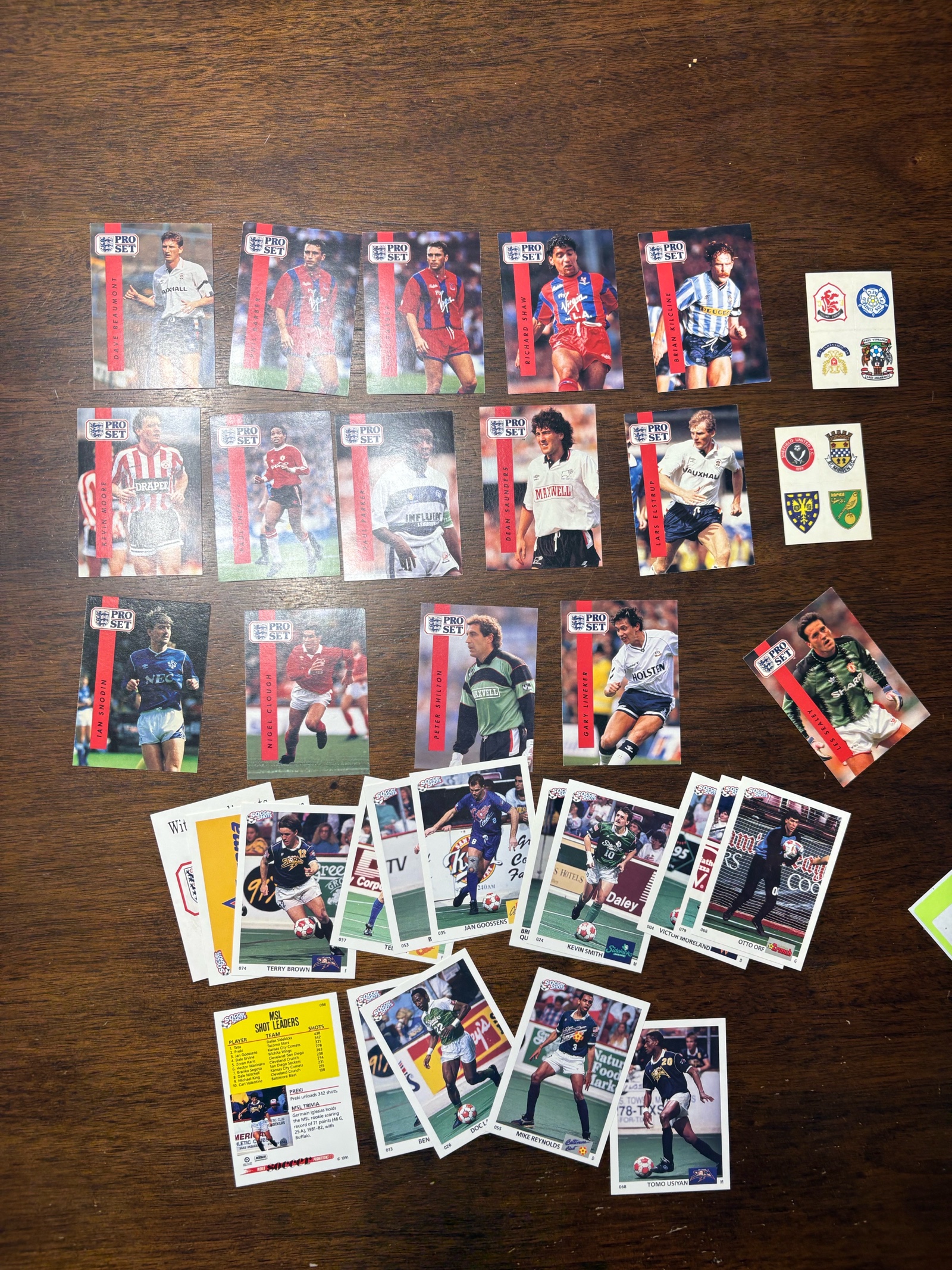 lot 128 image: Vintage Soccer Futbol Cards Trading Sports Cards
