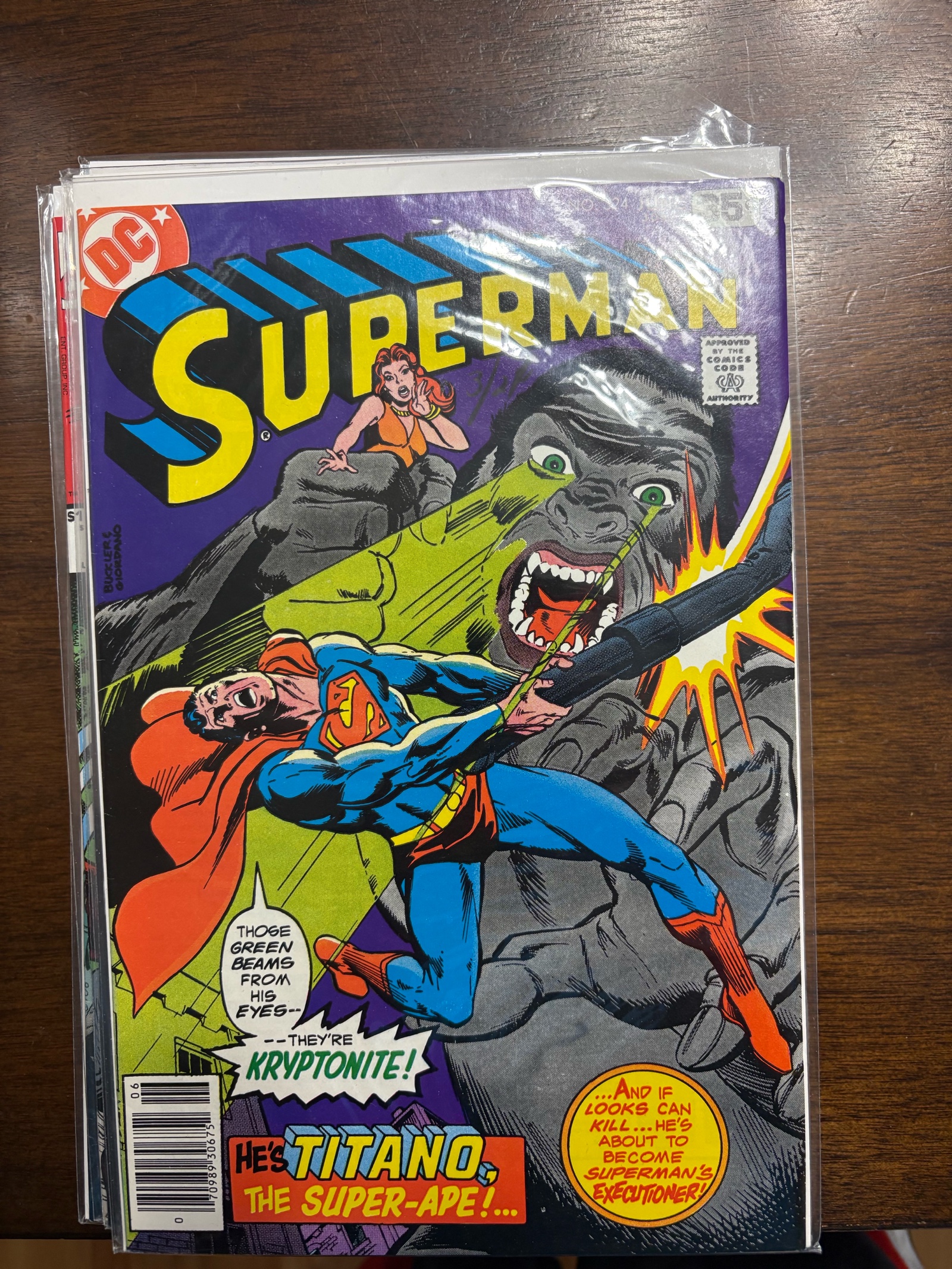 lot 138 image: Superman DC Comics Issue #324