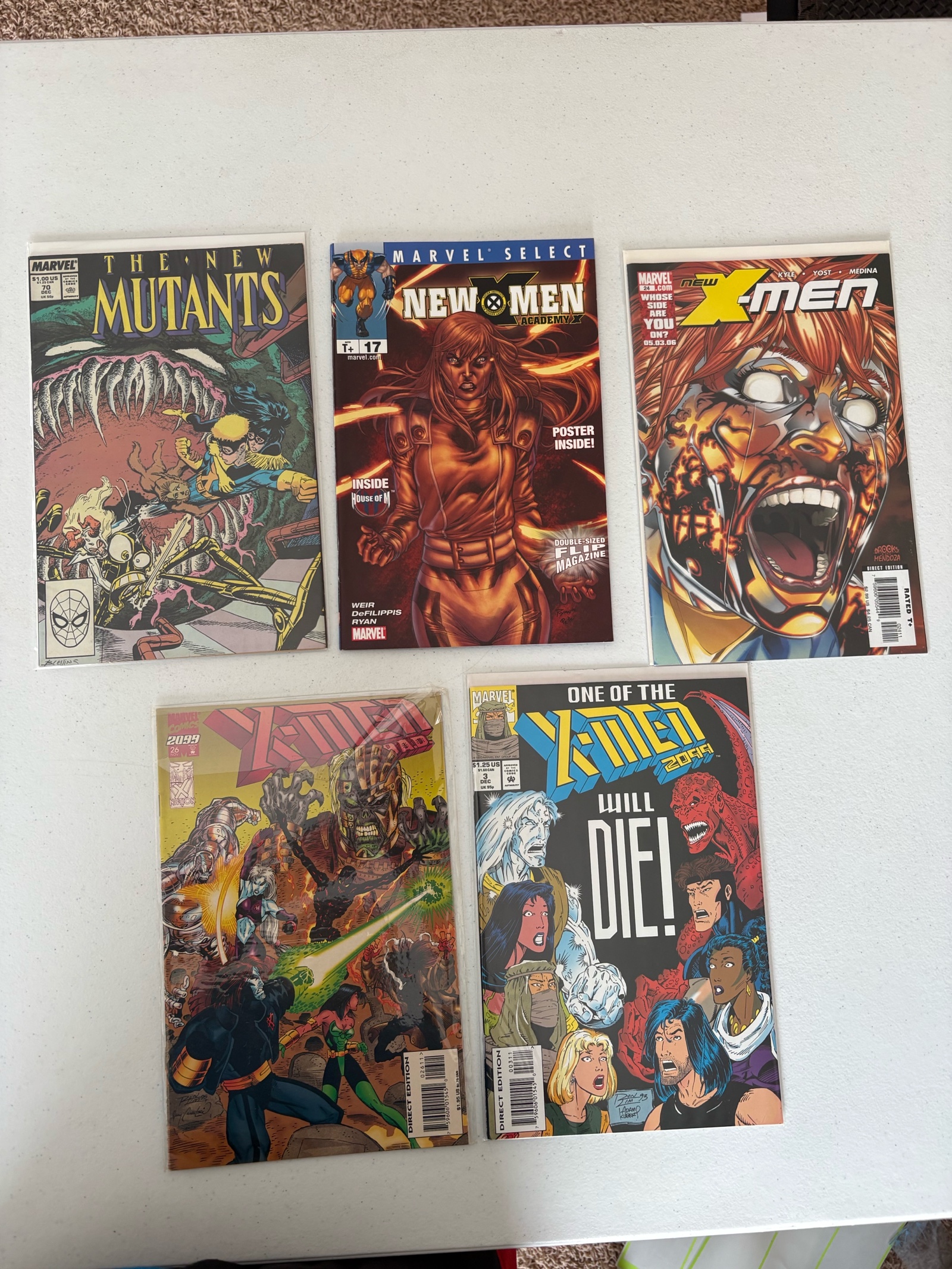 lot 237 image: X-Men Comic Book Lot Marvel, 5 Comics Mix of Different X-Men Series