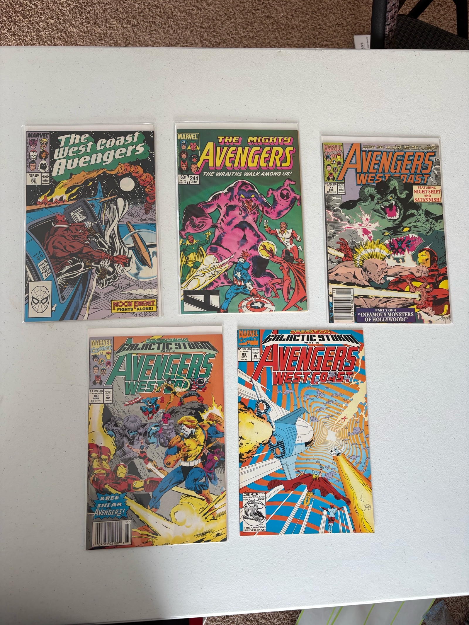 lot 252 image: Avengers Comic Book Lot, 5 Comics Marvel