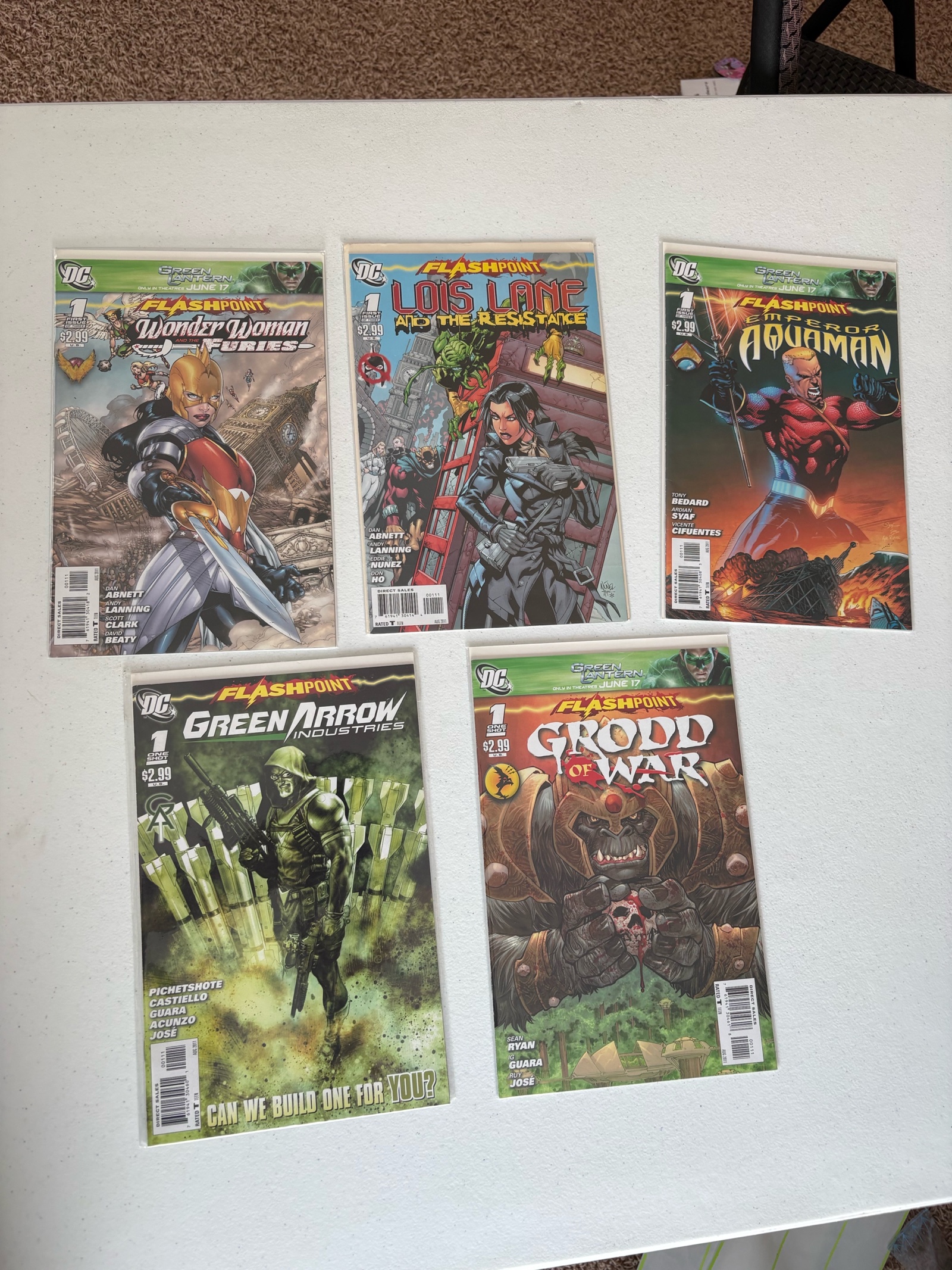 lot 262A image: DC Comic Book Lot, 5 Comics, Modern Day Comics