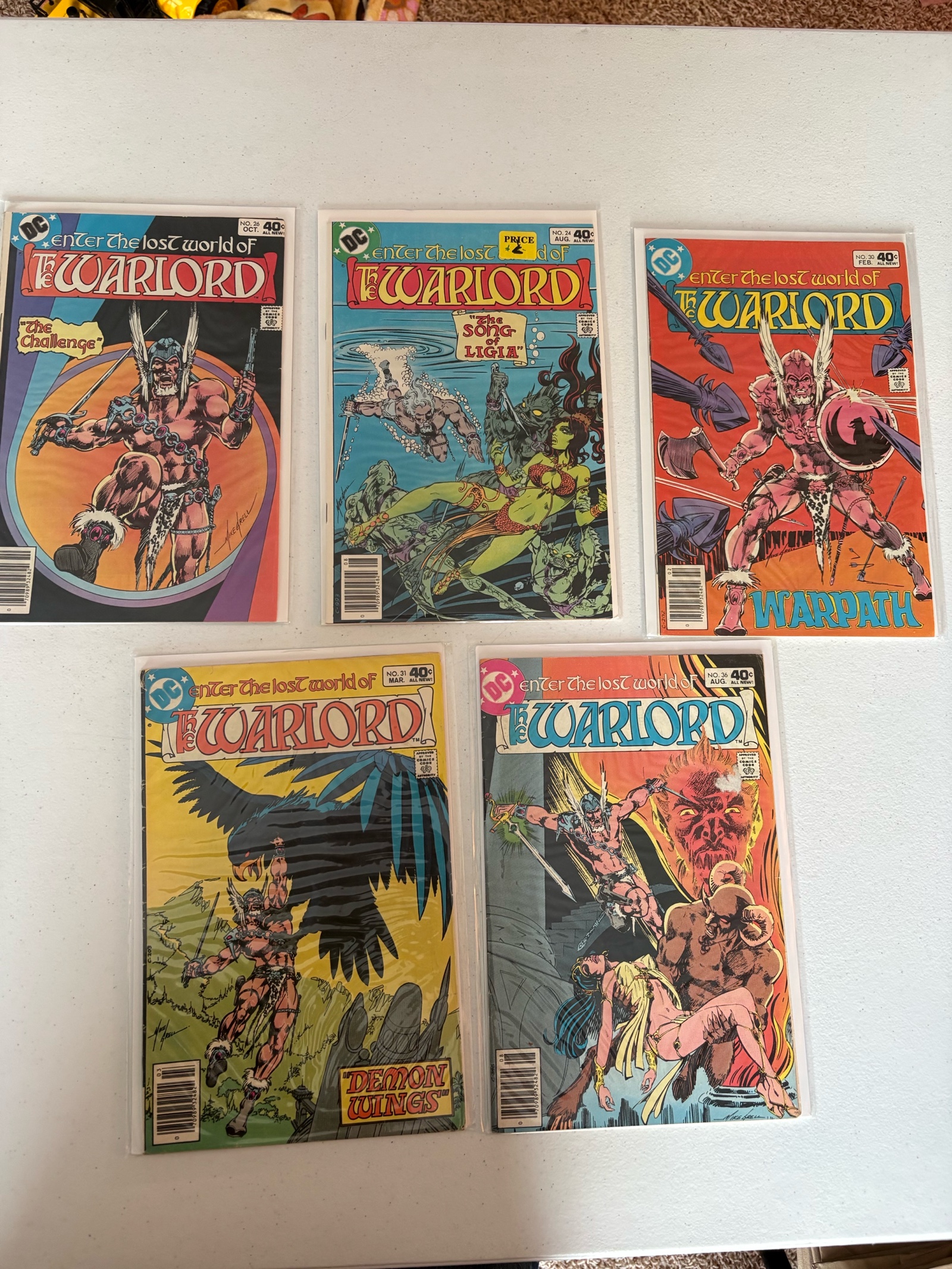 lot 277A image: Warlord Annuals Comic Book Lot, 5 Comics From DC Comics