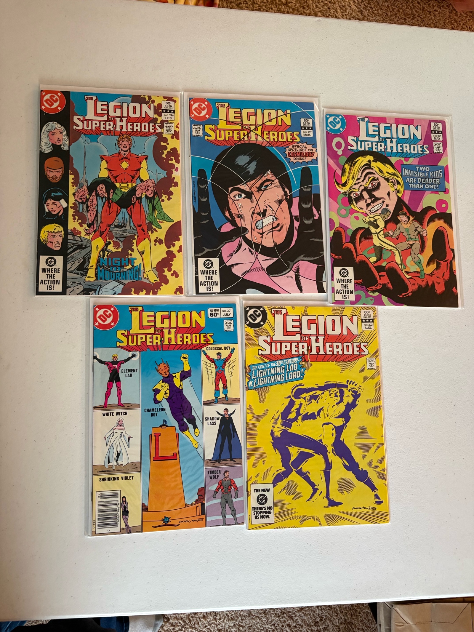 lot 315A image: Legion of Super Heroes Comic Book Lot, 5 Comics From DC