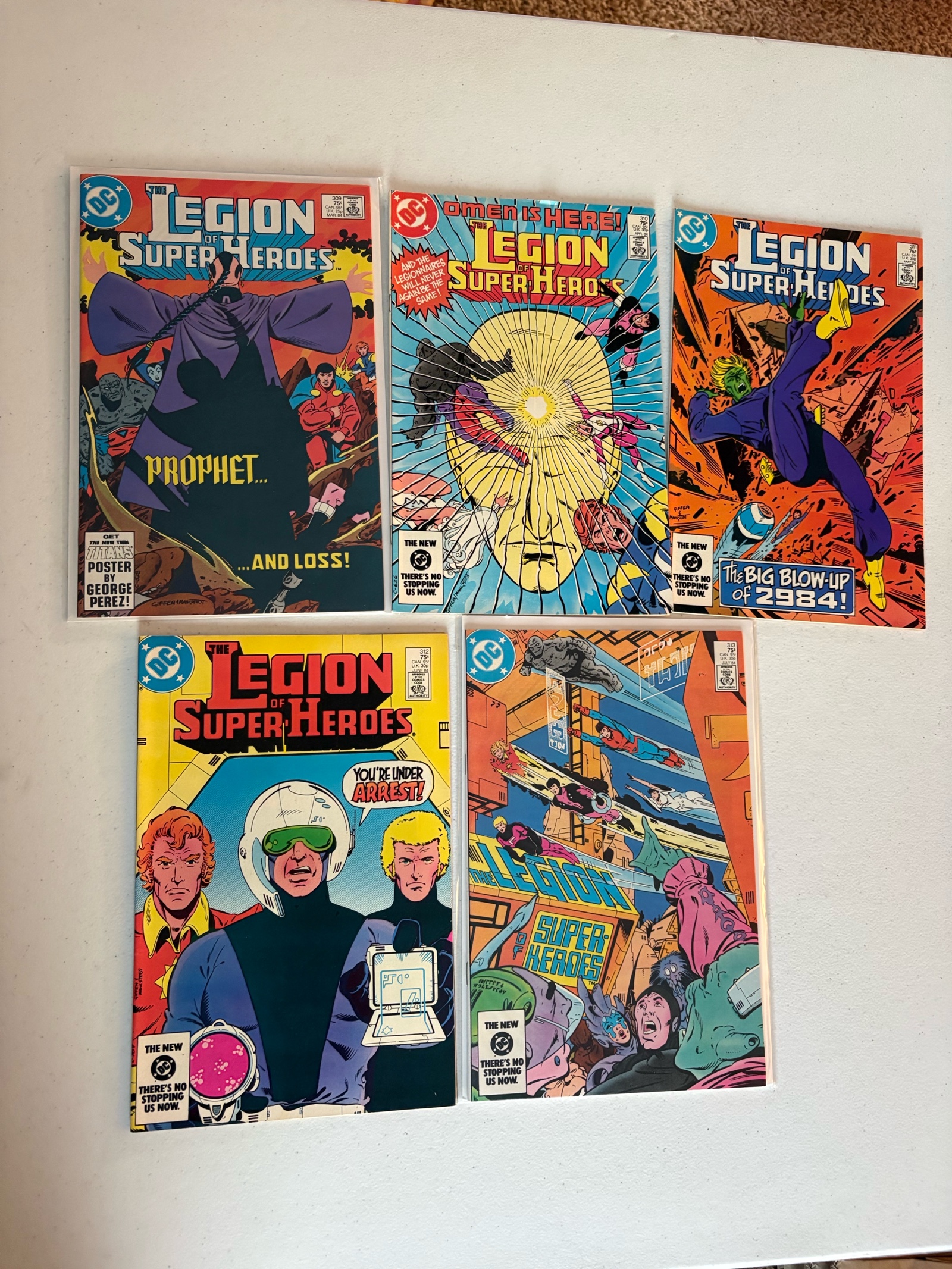 lot 317A image: Legion of Super Heroes Comic Book Lot, 5 Comics From DC