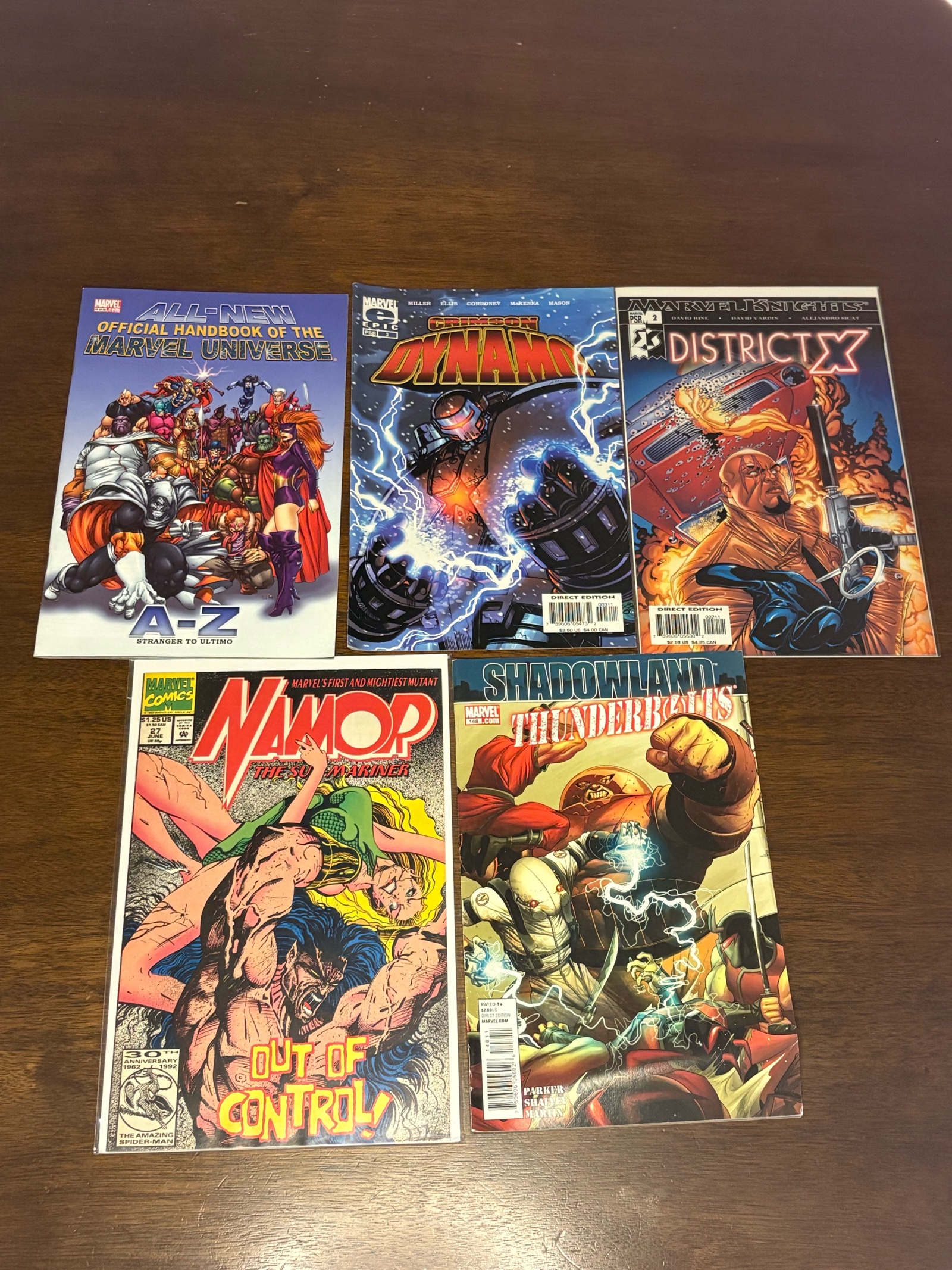 lot 333 image: Marvel Comic Book Lot, Mix of Heroes, 5 Comic Books