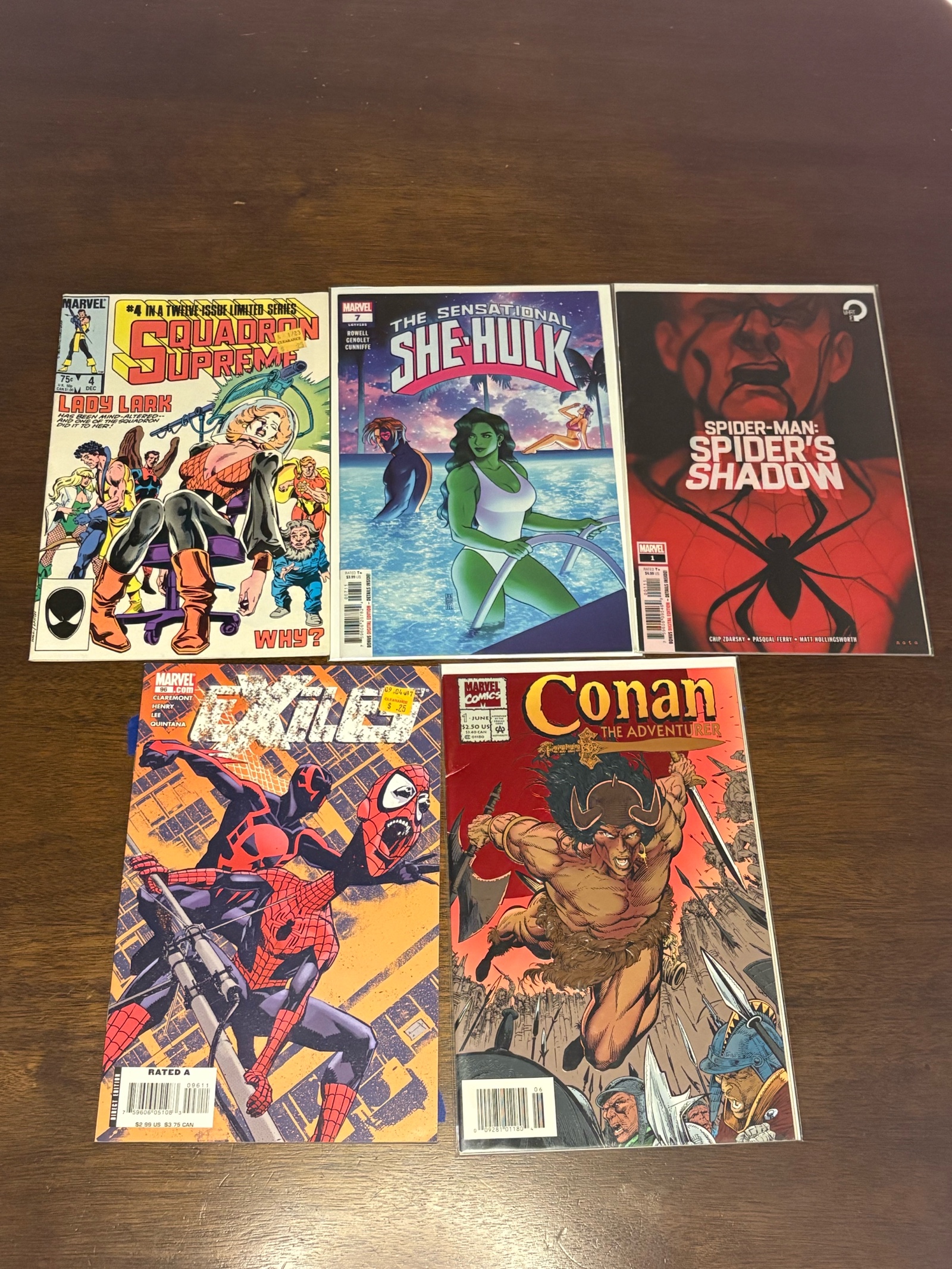 lot 340 image: Marvel Comic Book Lot, Mix of Heroes, 5 Comic Books