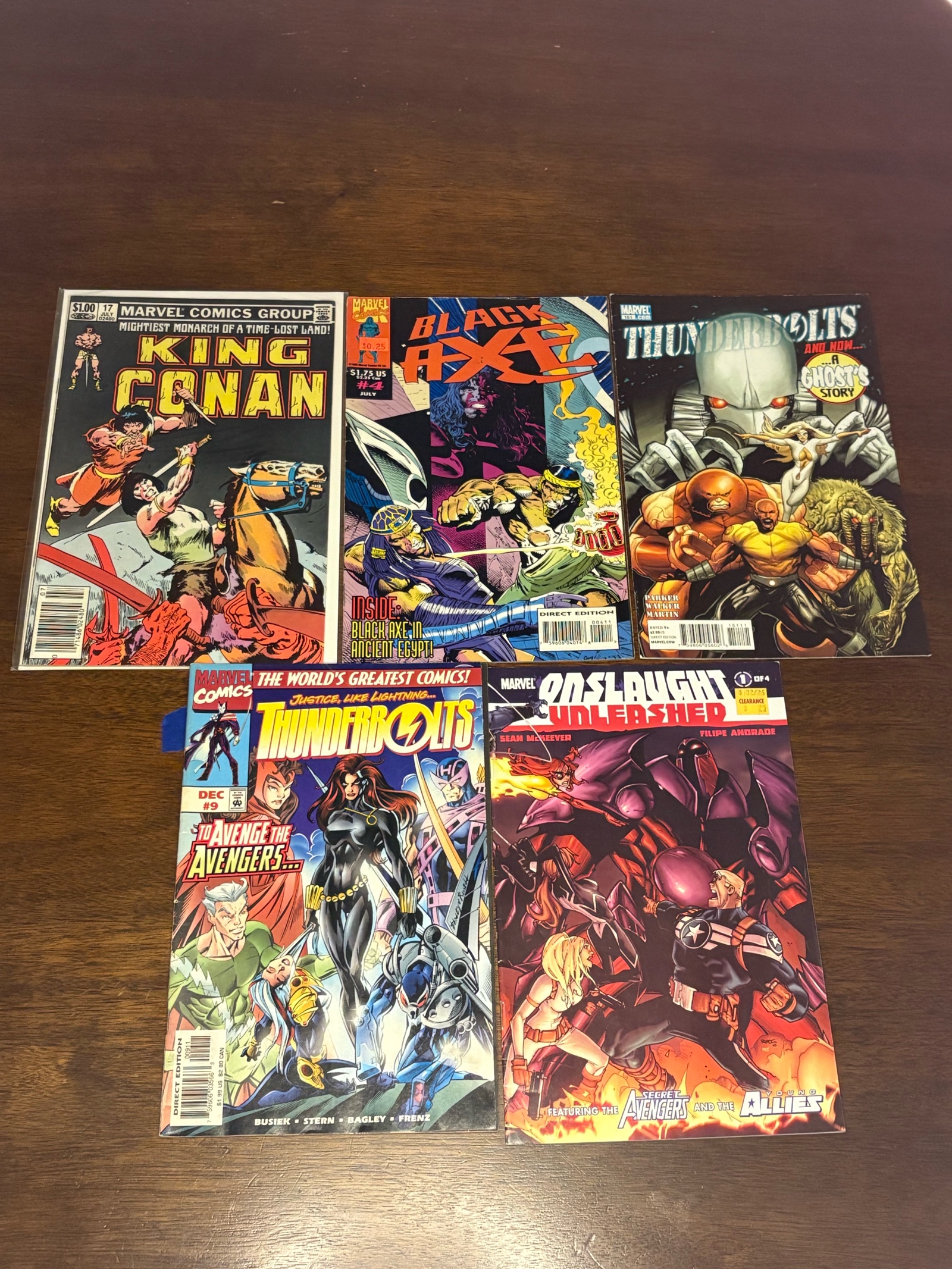 lot 341 image: Marvel Comic Book Lot, Mix of Heroes, 5 Comic Books