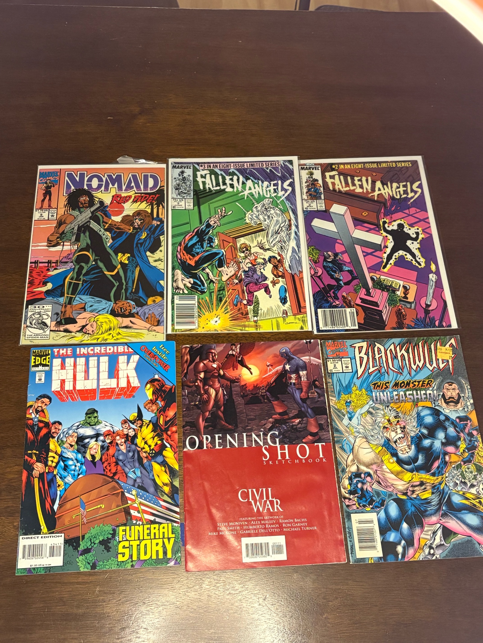 lot 342 image: Marvel Comic Book Lot, Mix of Heroes, 6 Comic Books