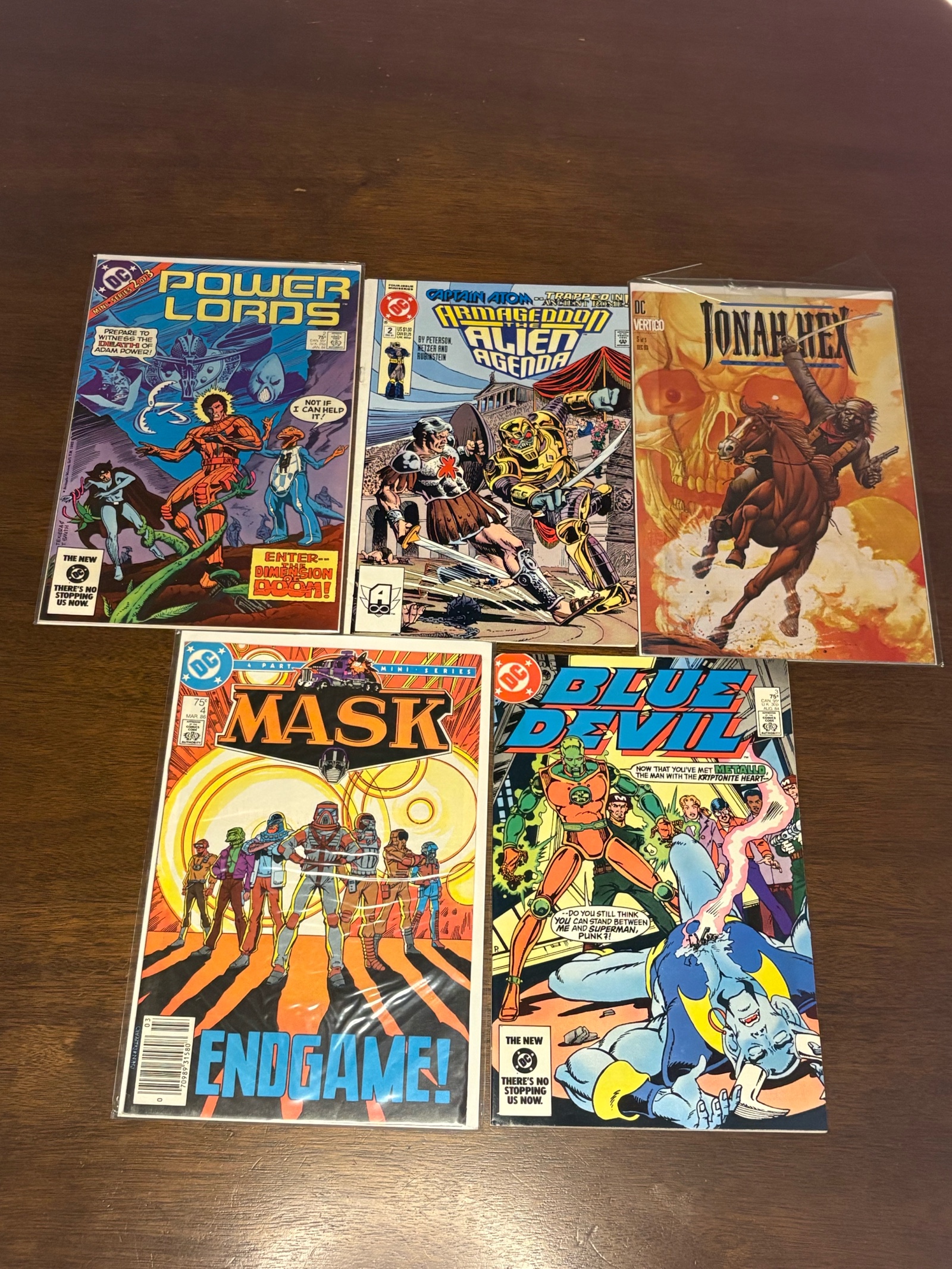 lot 346A image: DC Comic Book Lot, Mix of Heroes, 5 Comic Books