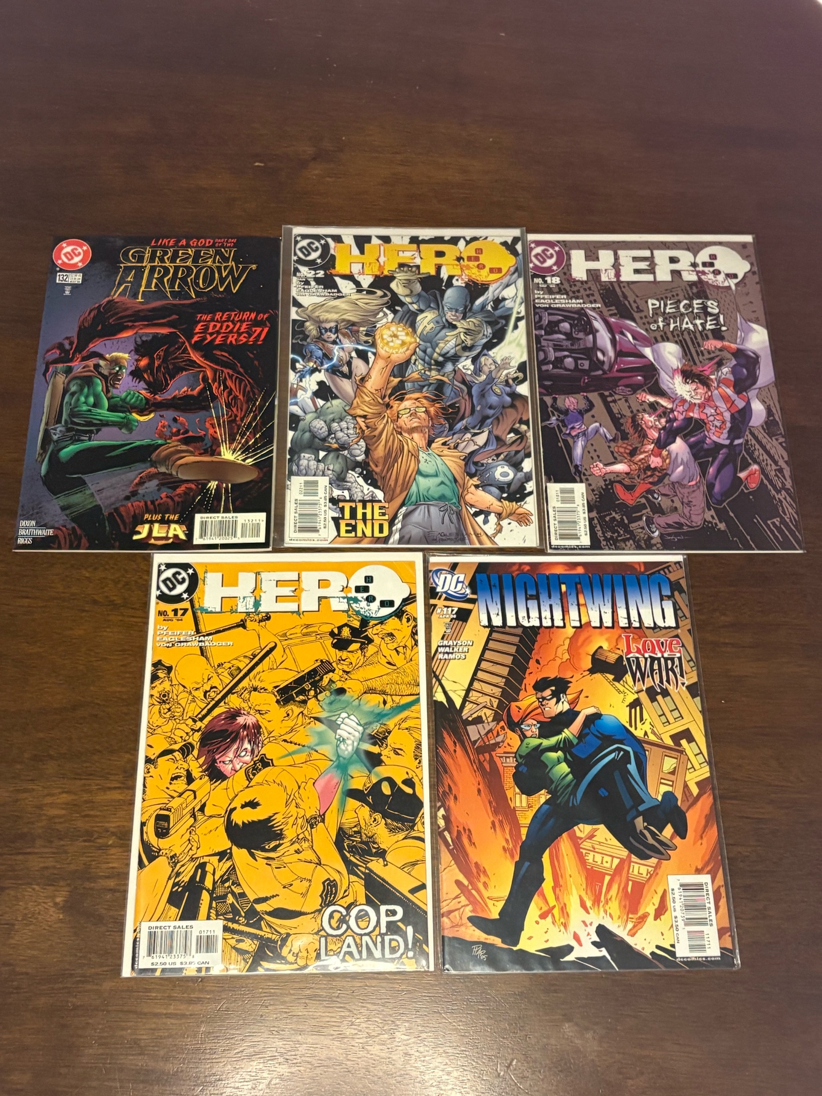 lot 349 image: DC Comic Book Lot, Mix of Heroes, 5 Comic Books