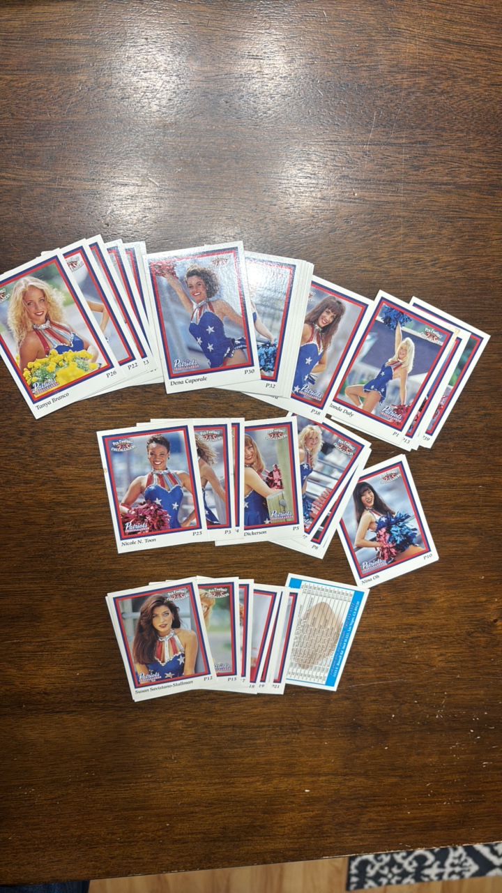 lot 357 image: New England Pariots Trading Cards NFL Football