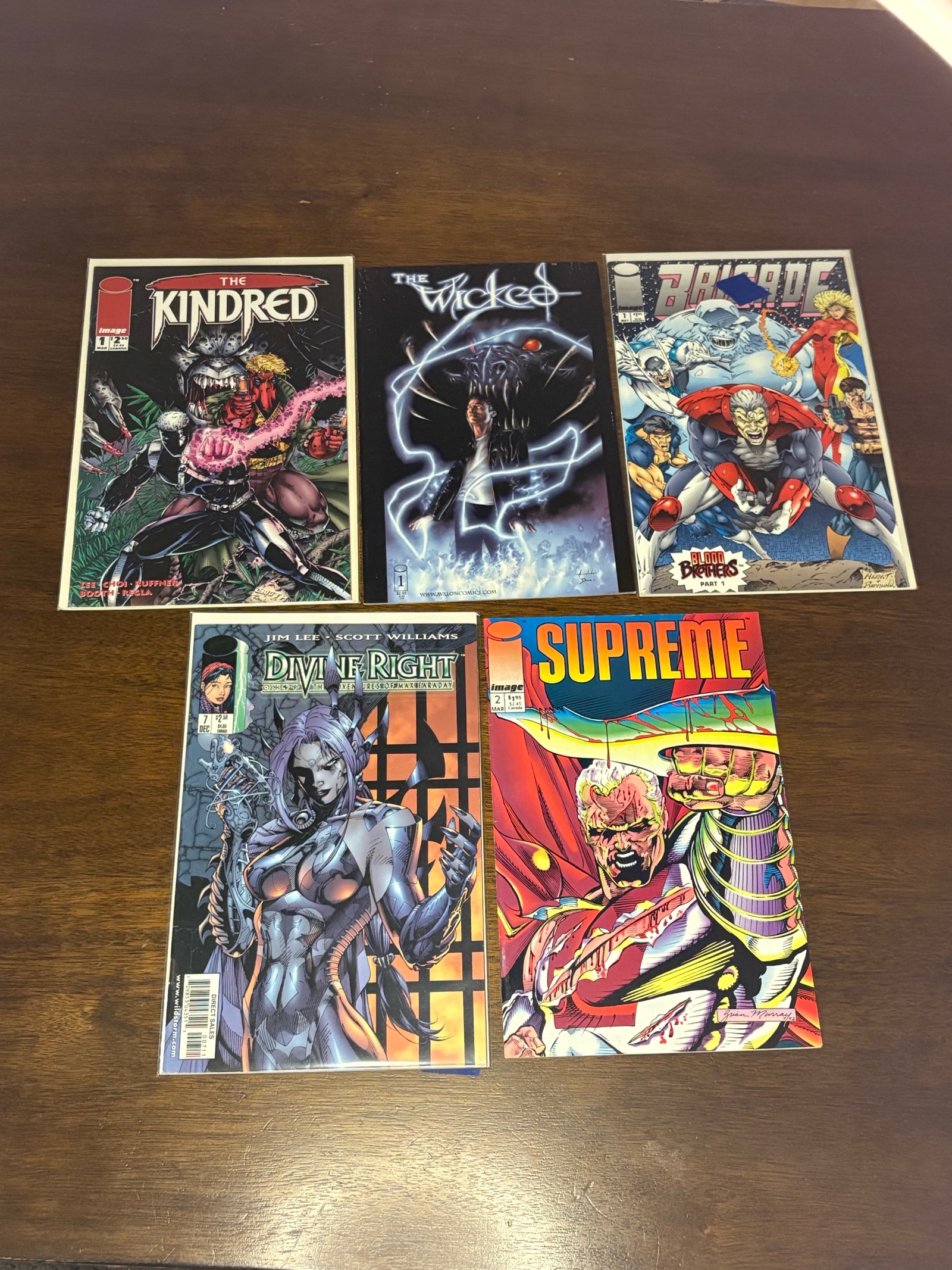 lot 360 image: Image Publishing Comic Book Lot, 5 Comics From Different Heroes and Different Series