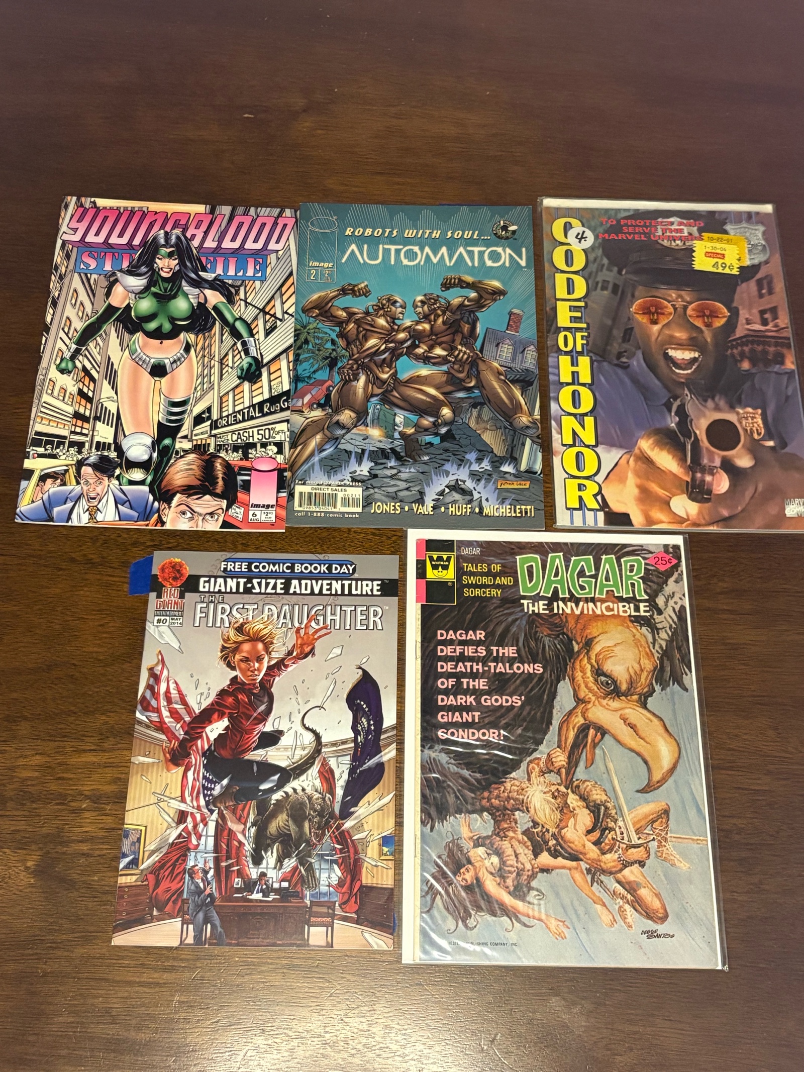 lot 363 image: Comic Book Lot, Mix of Publishers, Heroes and Series, 5 Comic Book Lot