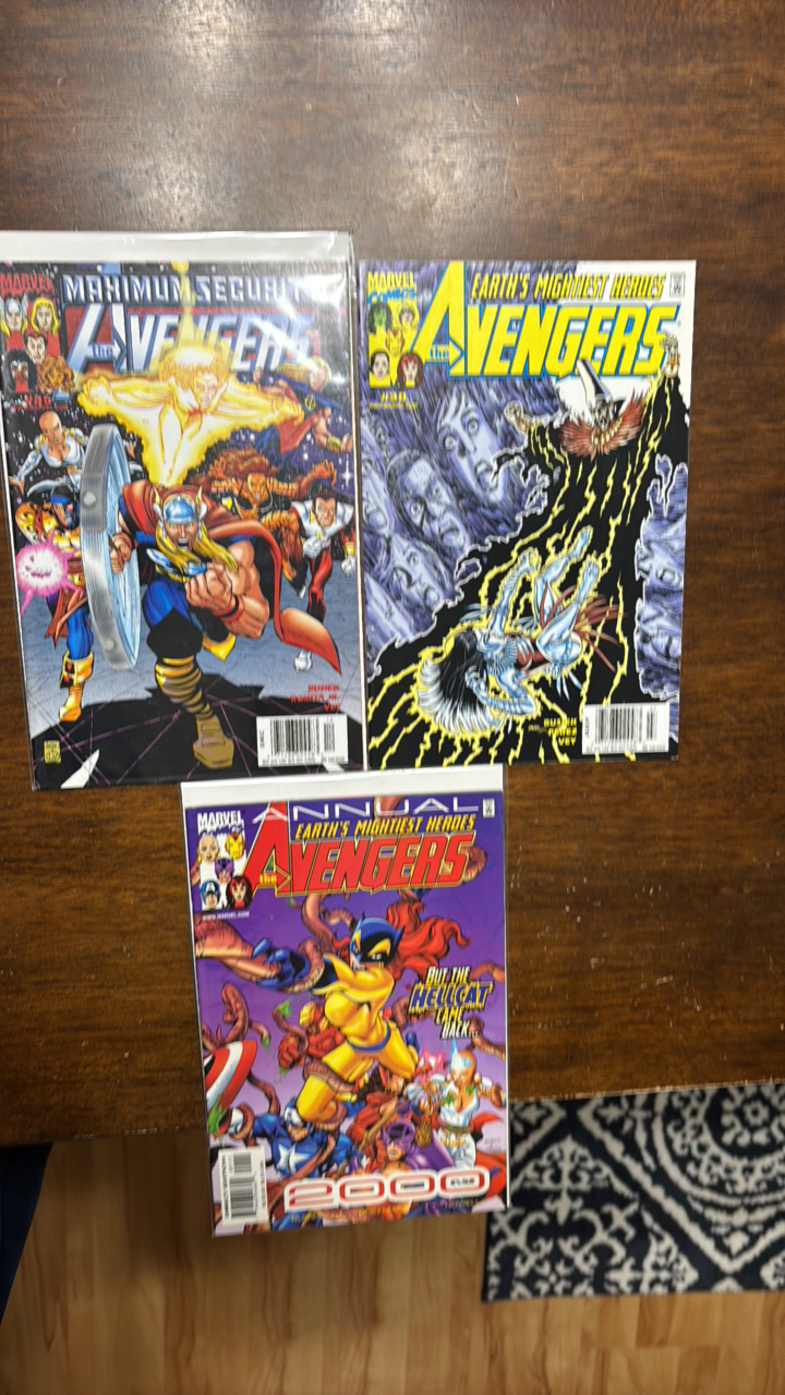 lot 375 image: Marvel Avengers Comic Book Lot