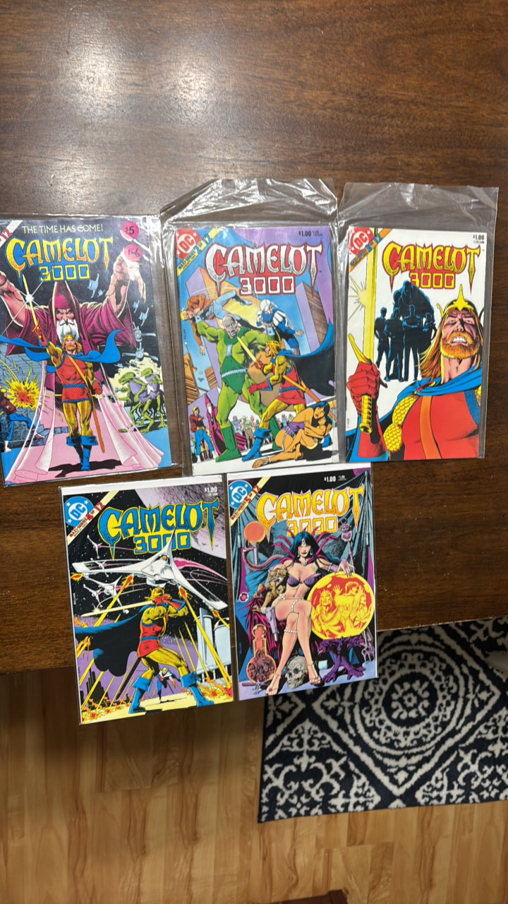 lot 390A image: Camelot 3000 DC Comics Lot, #s 1,2,3,4,5