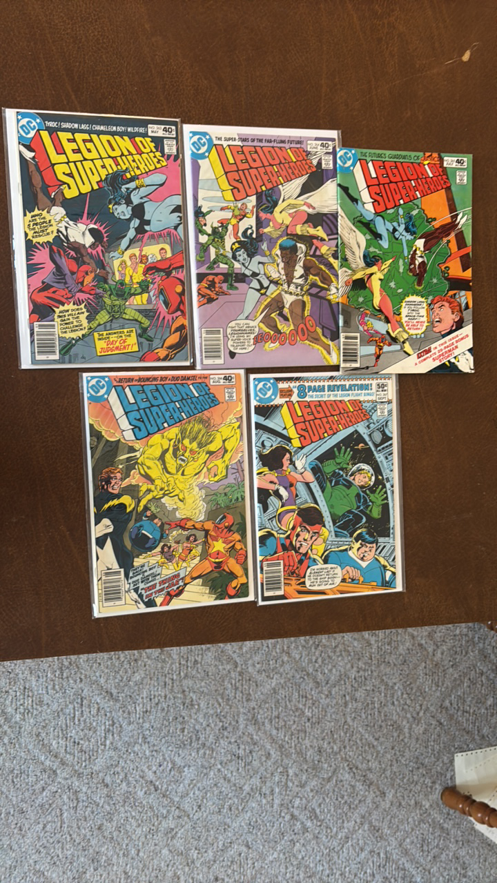 lot 405A image: Legion of Super Heroes Comic Book Lot, DC Comics Issues 263,264,265,266,267