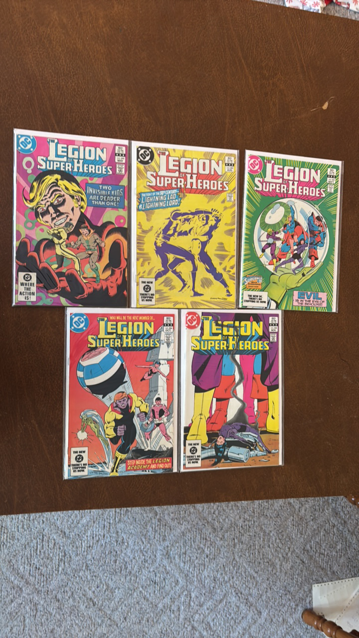 lot 409A image: Legion of Super Heroes Comic Book Lot, DC Comics Issues 299,302,303,304,305