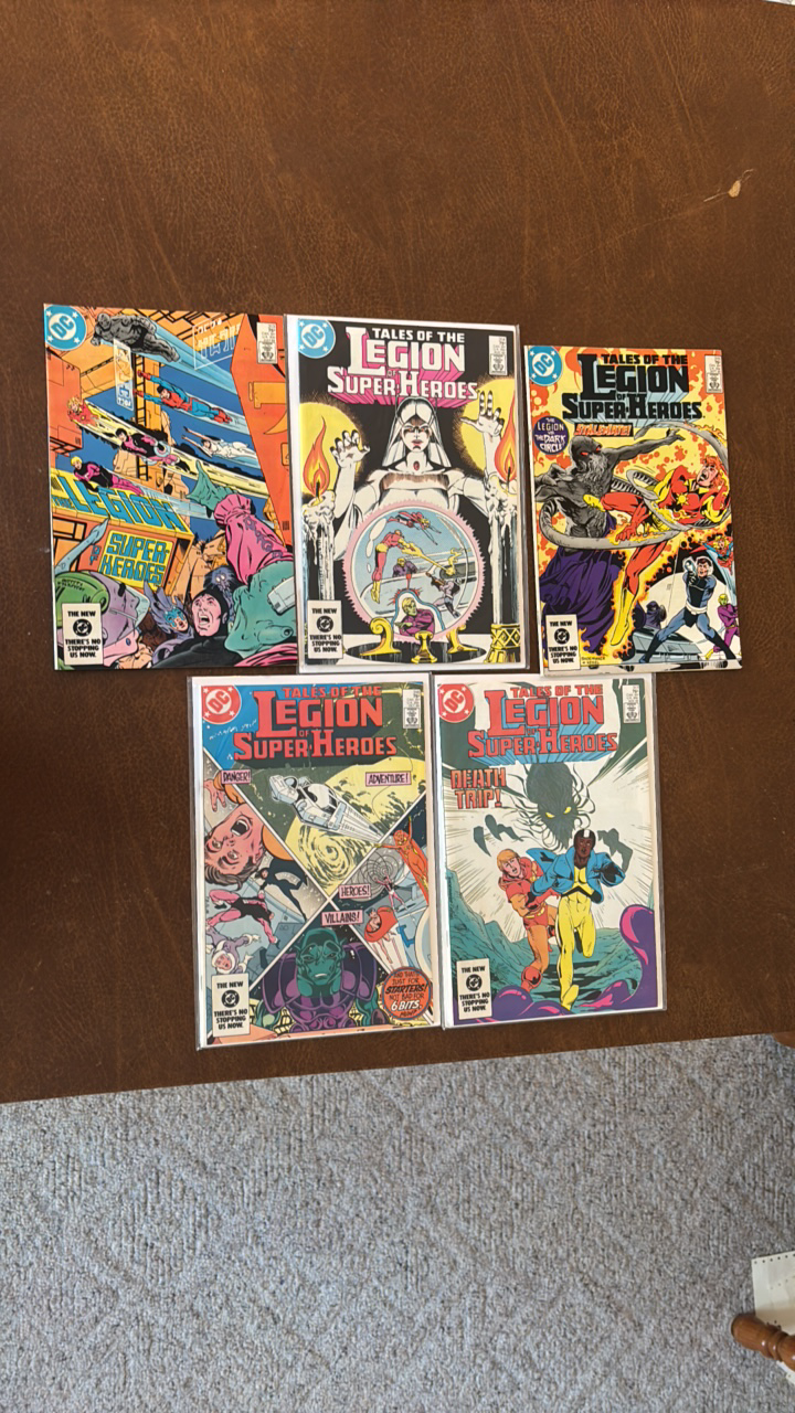 lot 411A image: Legion of Super Heroes Comic Book Lot, DC Comics Issues 313,314,315,316,317