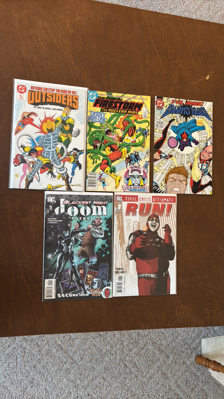lot 434 image: DC Comic Books Lot, 5 Different Comics