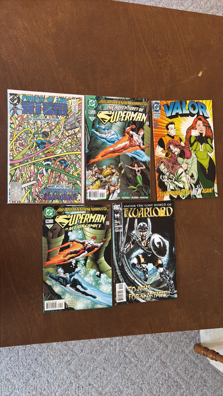 lot 435 image: DC Comic Books Lot, 5 Different Comics