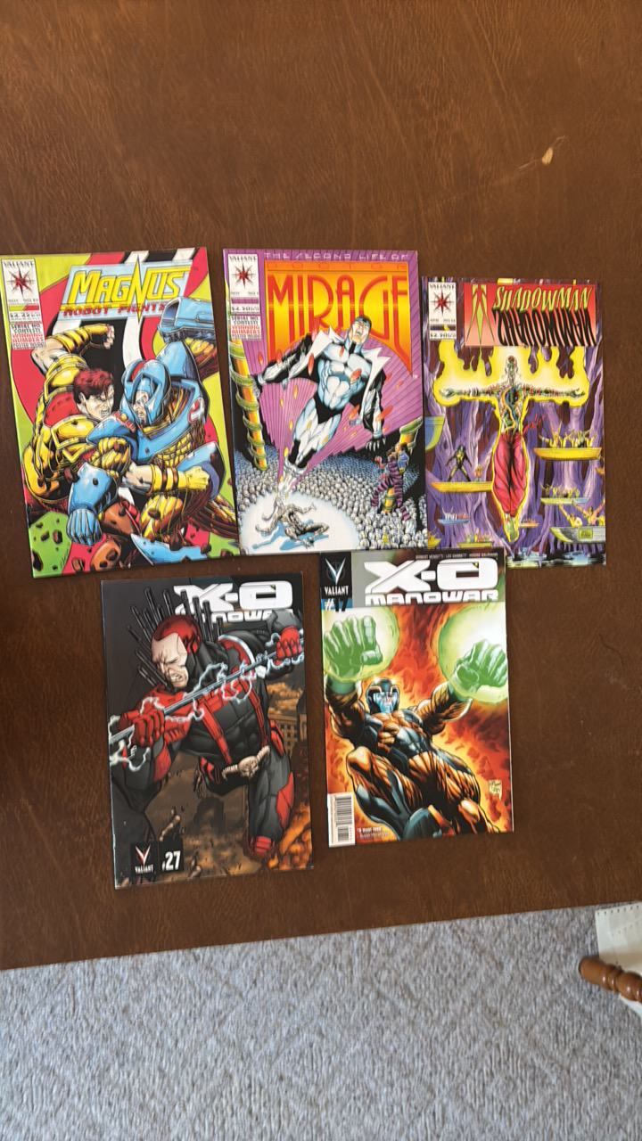 lot 447 image: Valiant Comic Book Collection, 5 comics