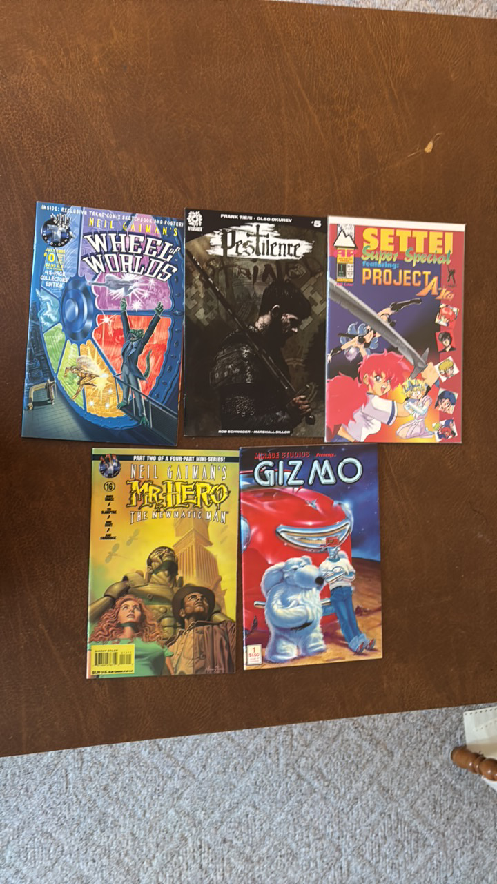 lot 451 image: Comic Book Lot, 5 Comics Assortment of Brands and Heroes