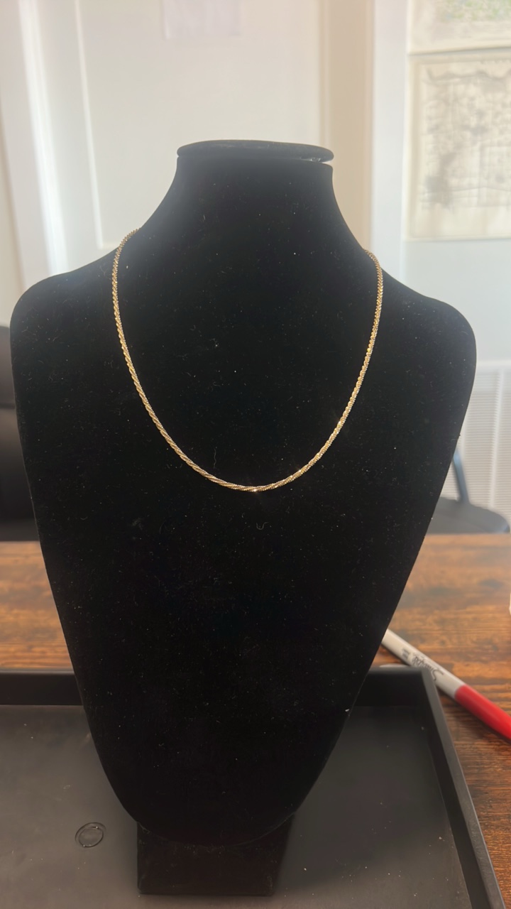 lot 106 image: Sterling silver chain