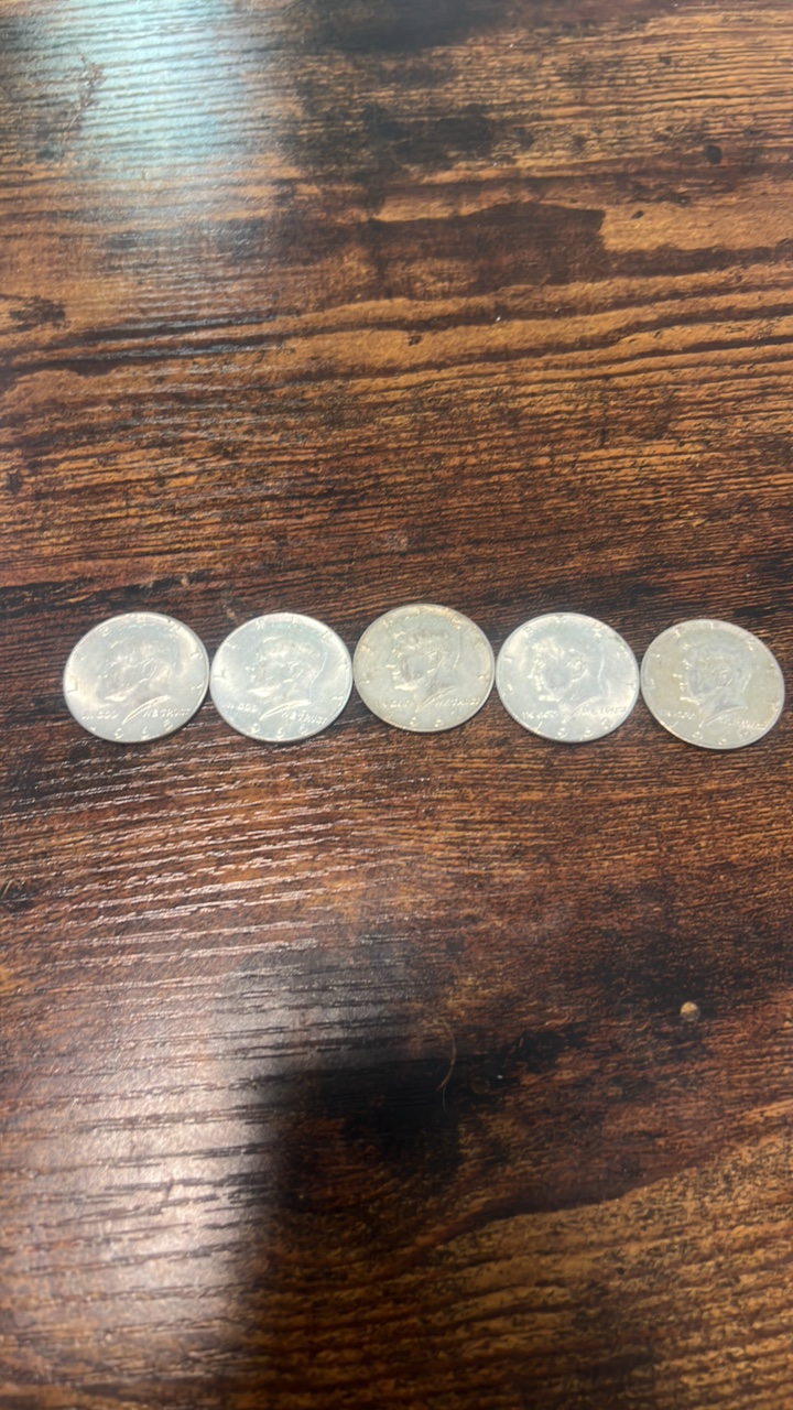 lot 120 image: 40% silver Kennedy half dollars lot of 5 1965-1969