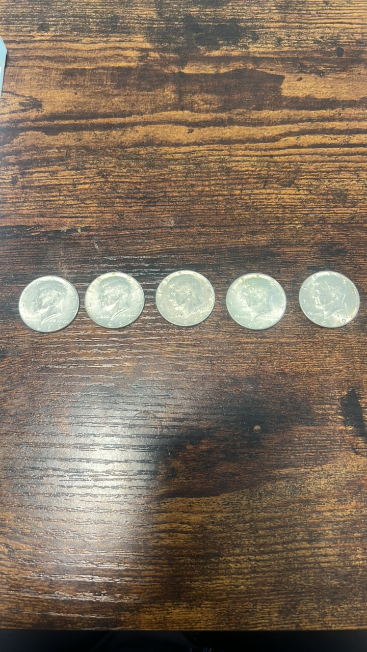 lot 121 image: 40% silver Kennedy half dollars lot of 5 1965-1969