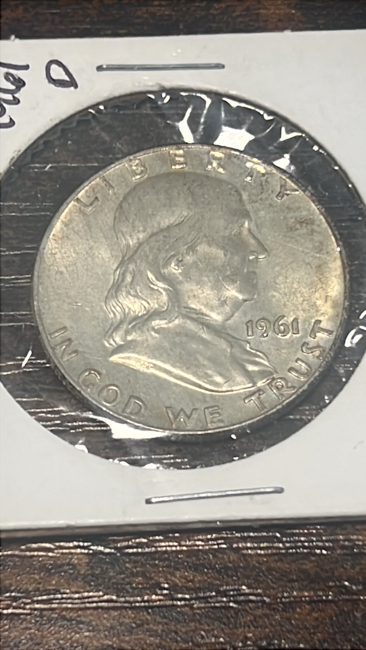 lot 28 image: 1961 d Benjamin Franklin half dollar