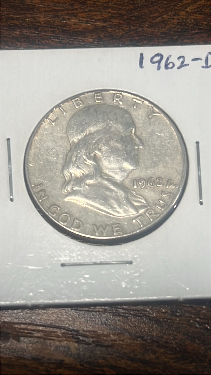 lot 32 image: 1962 d Benjamin Franklin half dollar