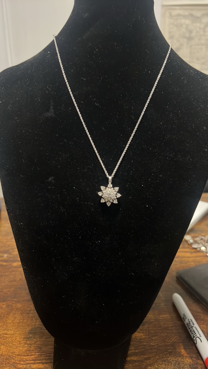 lot 87 image: sterling silver necklace chain and pendant