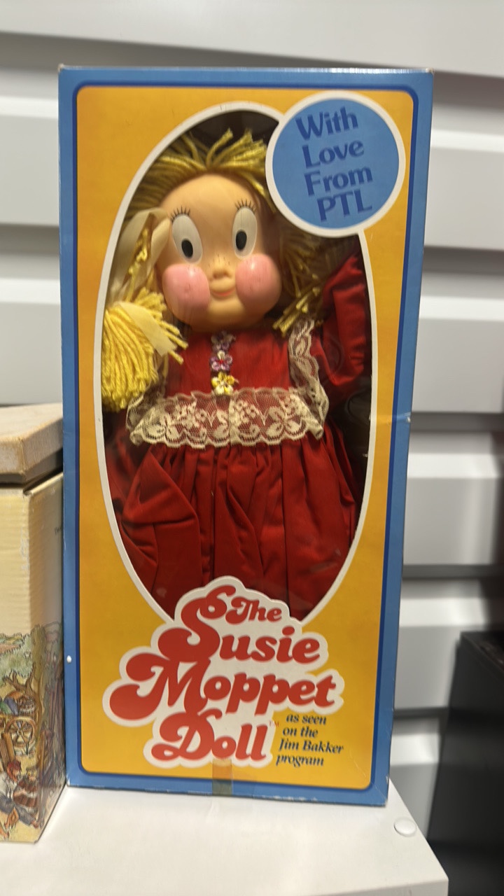 vintage 1985 PTL Club Susie Moppet Doll in original box