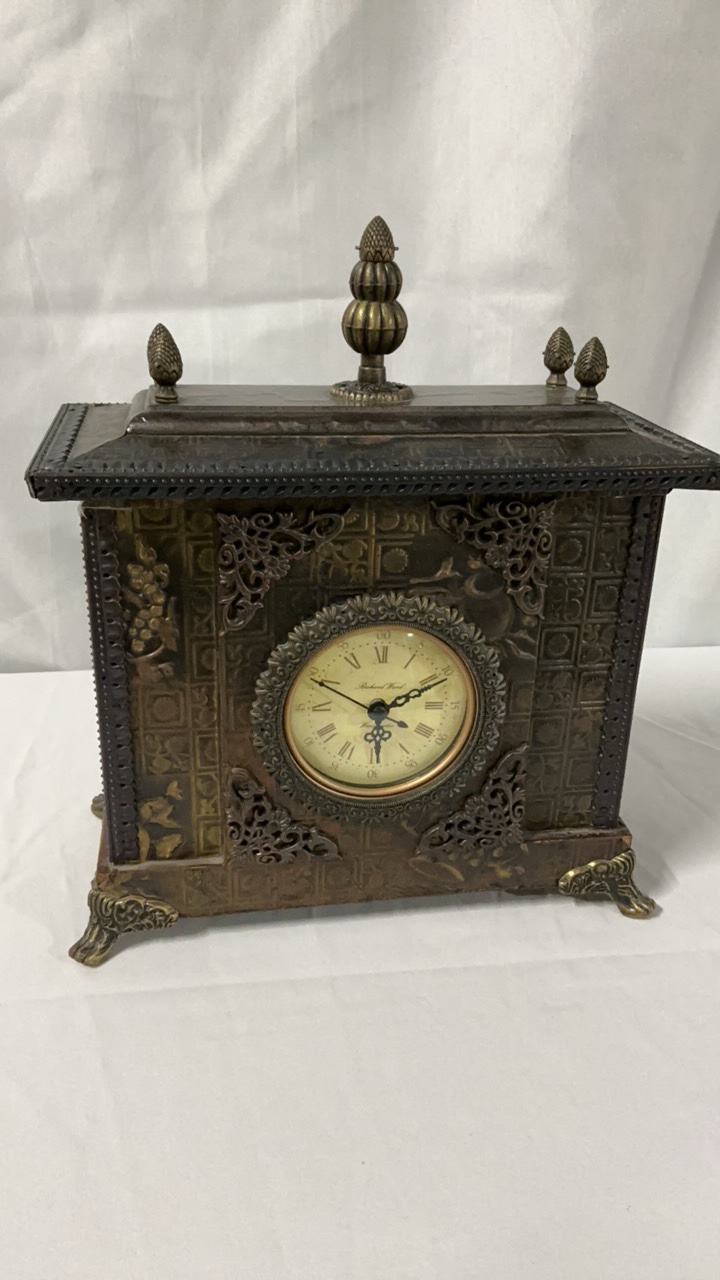 Vintage Ornate Mantel Clock with Modern Quartz Movement