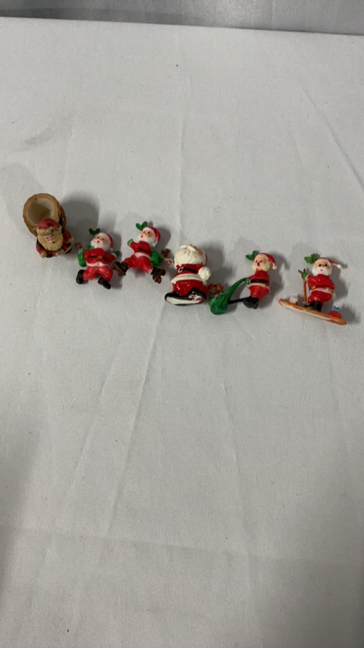 Set of 6 Vintage-Style Miniature Santa Claus Figurines  Ornaments