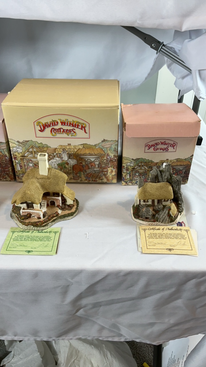 David Winter Cottages Collection  4 Piece Hand-Painted Set  Includes Tudor Manor & The Pavilion
