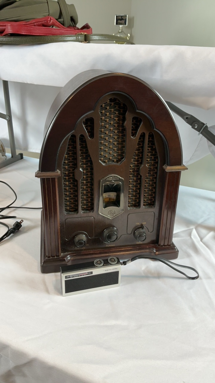 Vintage Radio Duo  GE Cathedral Model 7-4100JA & Realistic Pocket AM Transistor
