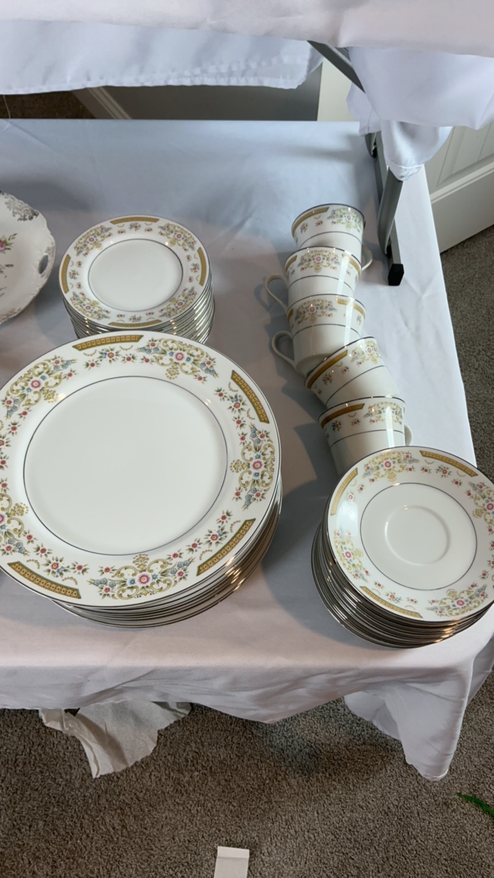 Vintage Fine China & Serving Lot  Signature Collection Coronet 43-Piece Service  W.S. George Platter