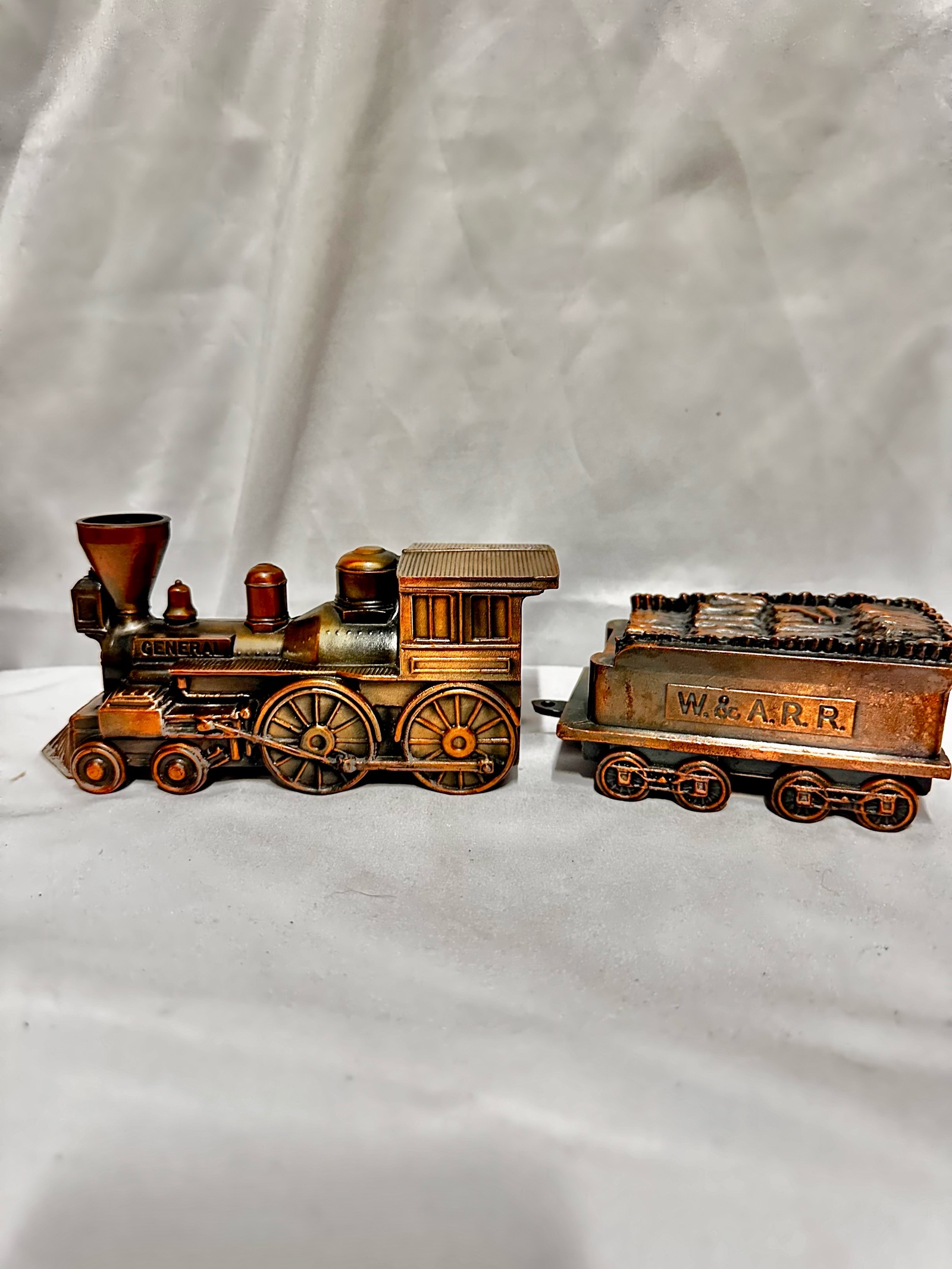 Vintage Collectible Banthrico General W&A.R.R. Railroad Steam Locomotive coin bank