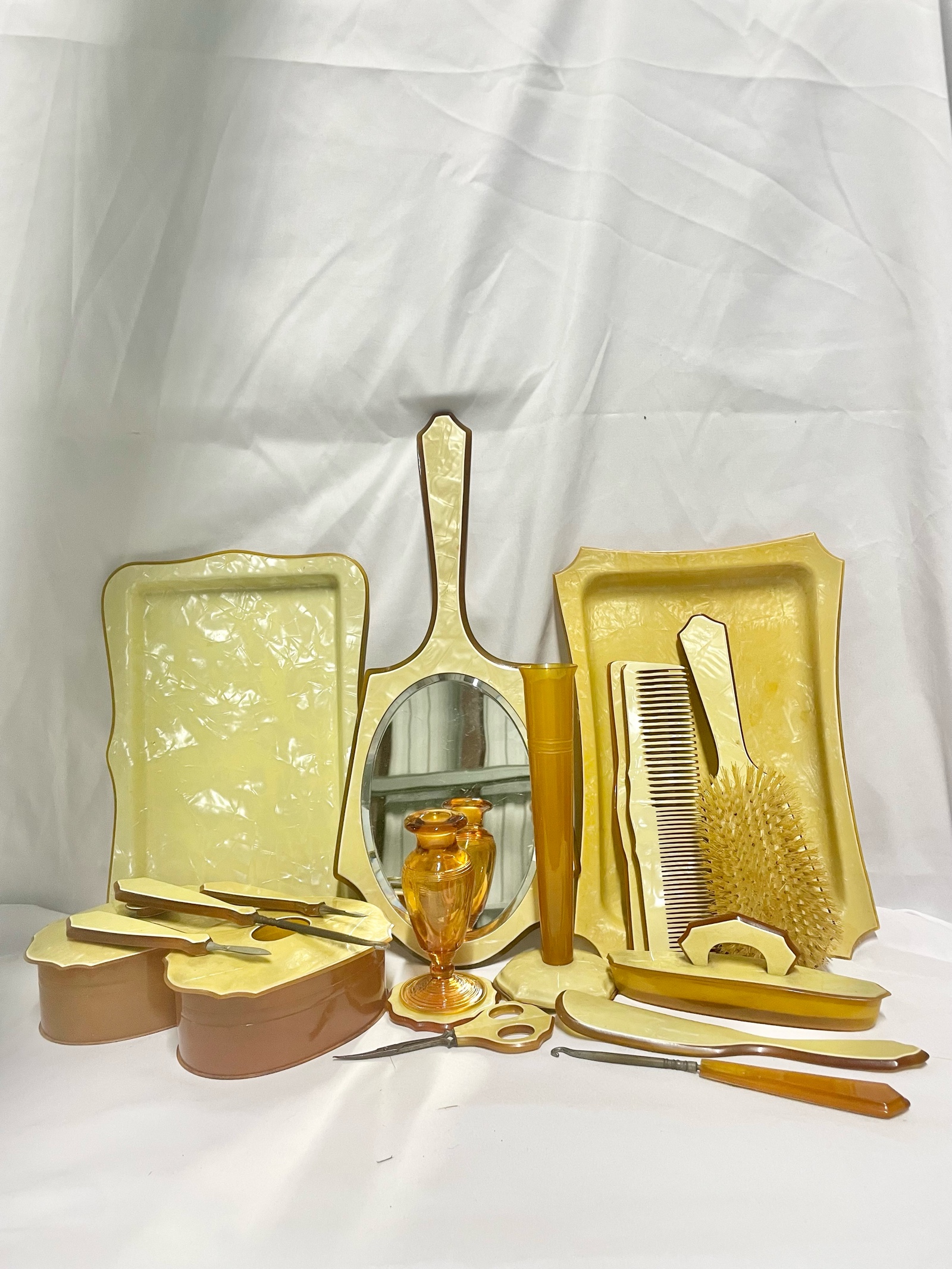 Art Deco Pearlized Vanity Set