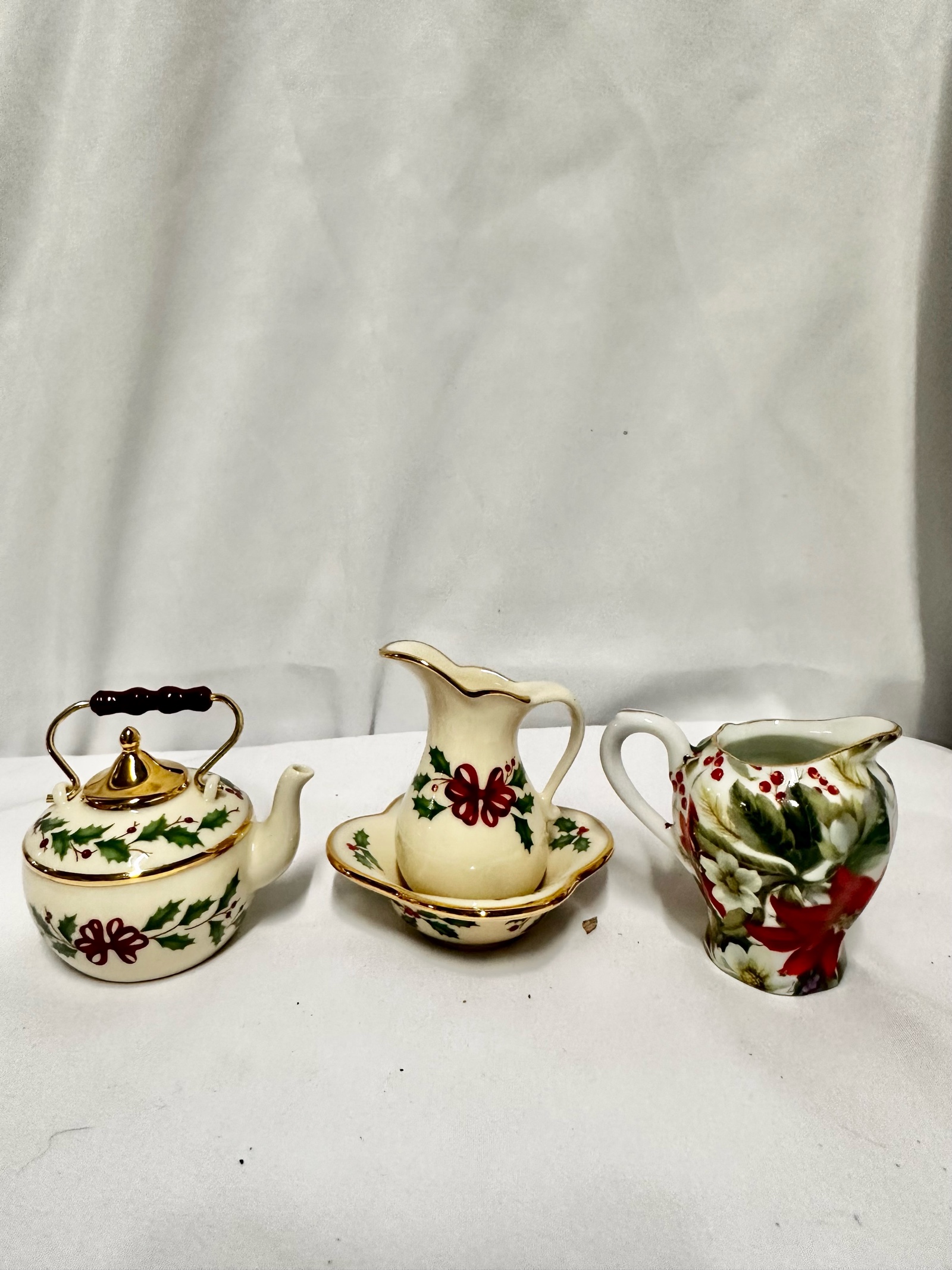 Lenox Holiday pattern miniature water pitchers, bowl, and teapot