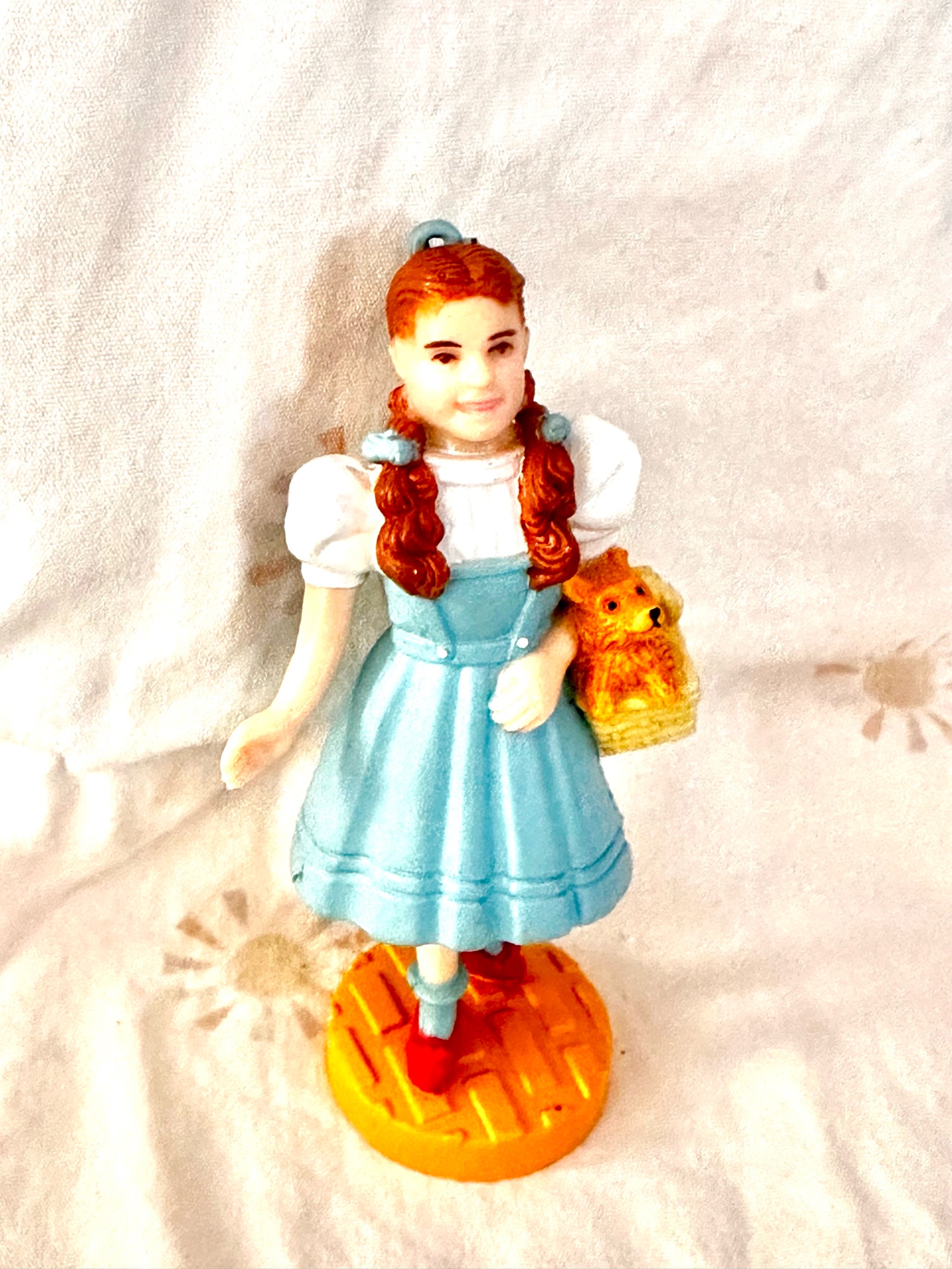 Vintage 1987 Turner�Wizard of Oz Dorothy and Toto plastic figurine
