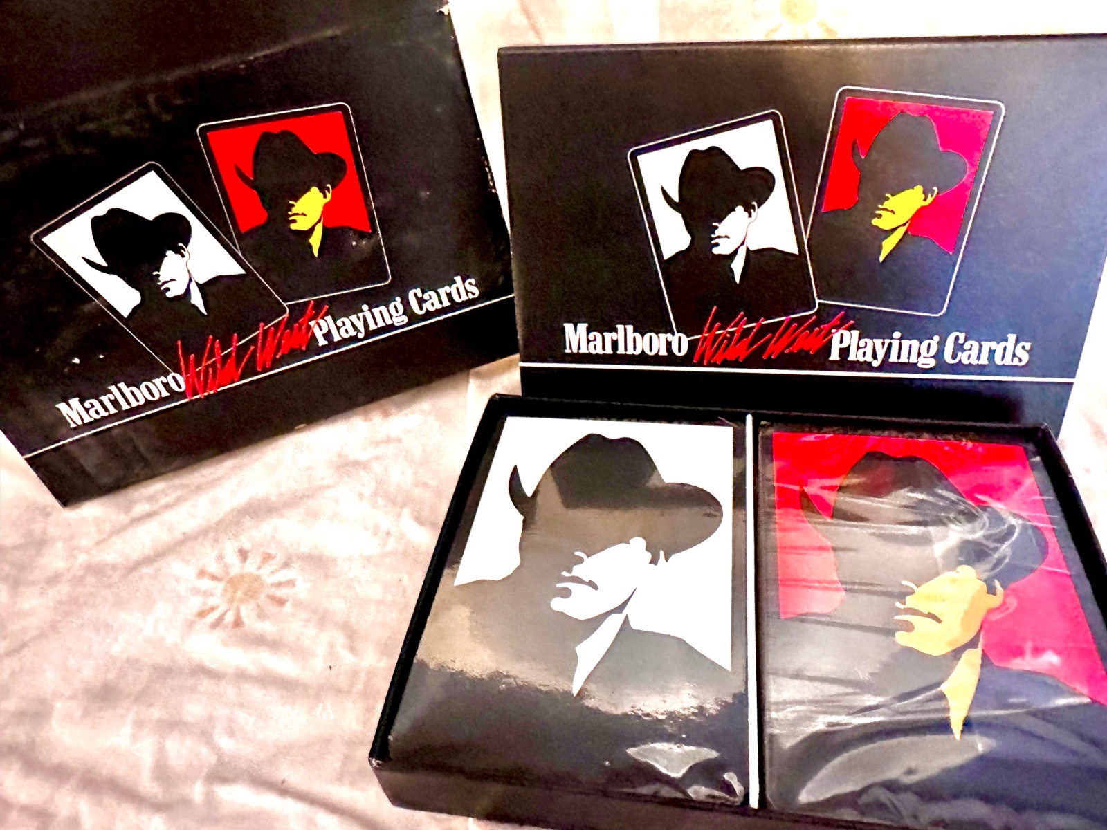 Vintage never opened still in plastic collectors edition Marlboro dual set of playing cards