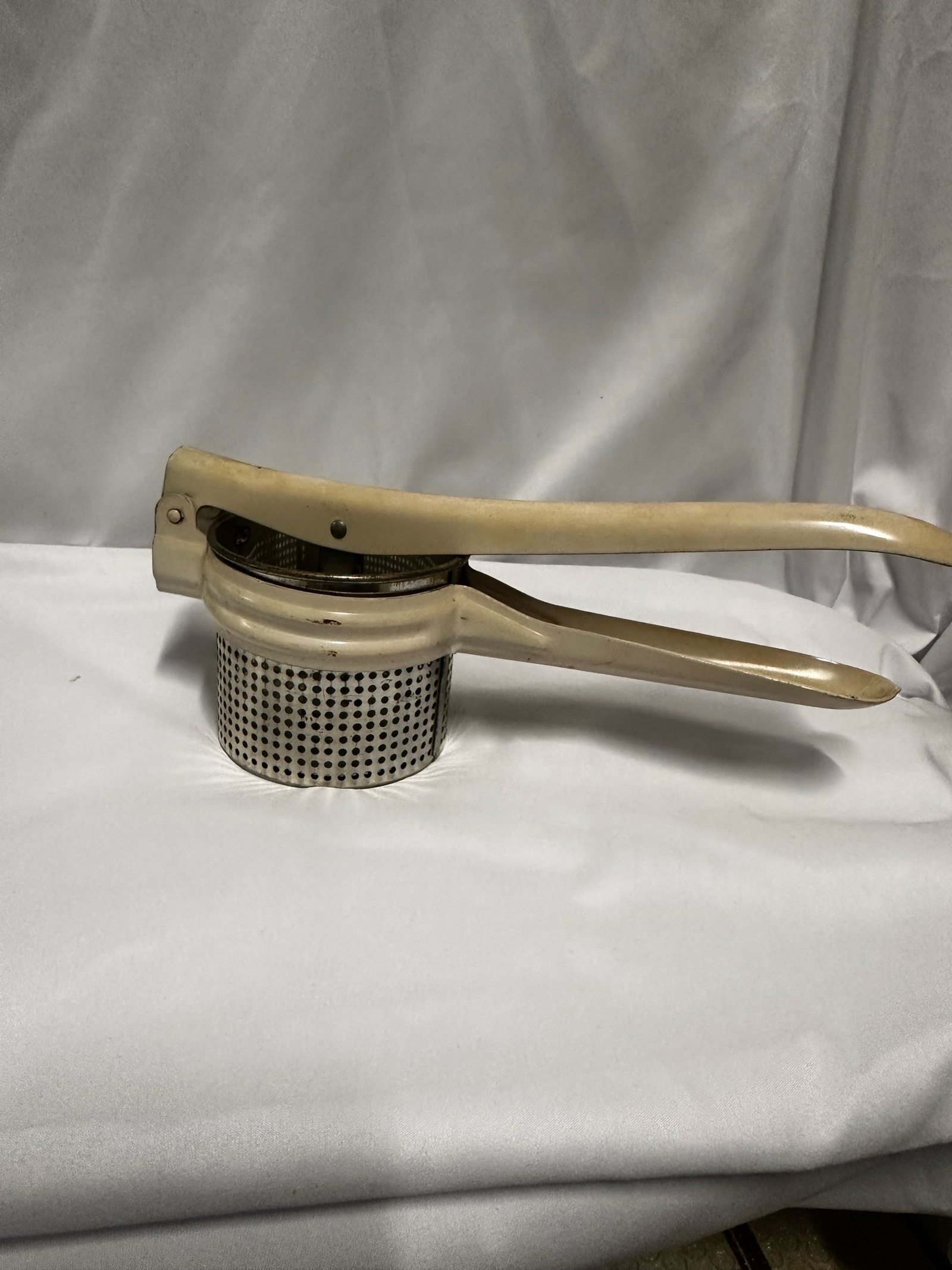 Vintage Landers, Frary & Clark universal potato ricer - fruit press