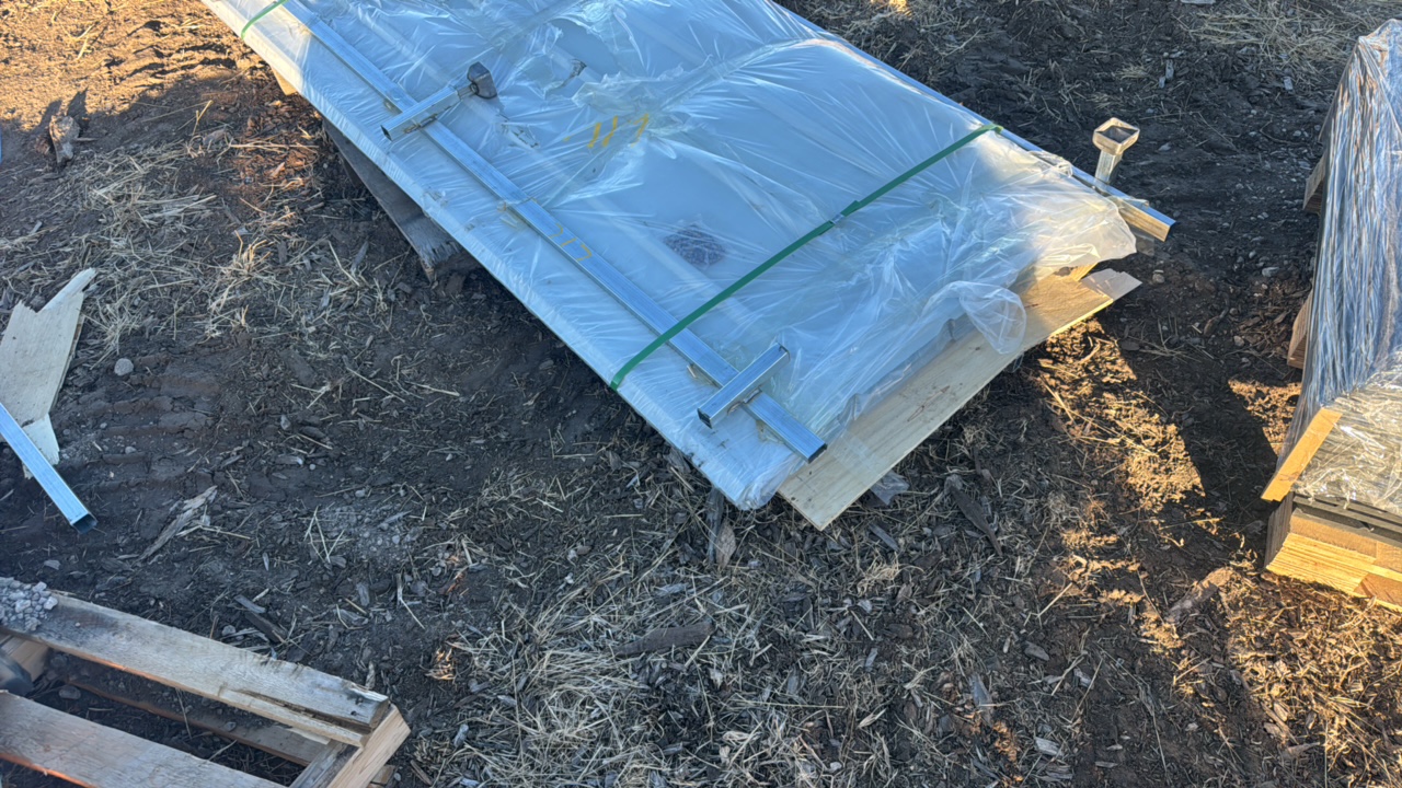 lot 717 image: GALVANIZED CORRUGATED STEEL SHEET Few Damaged&nbsp